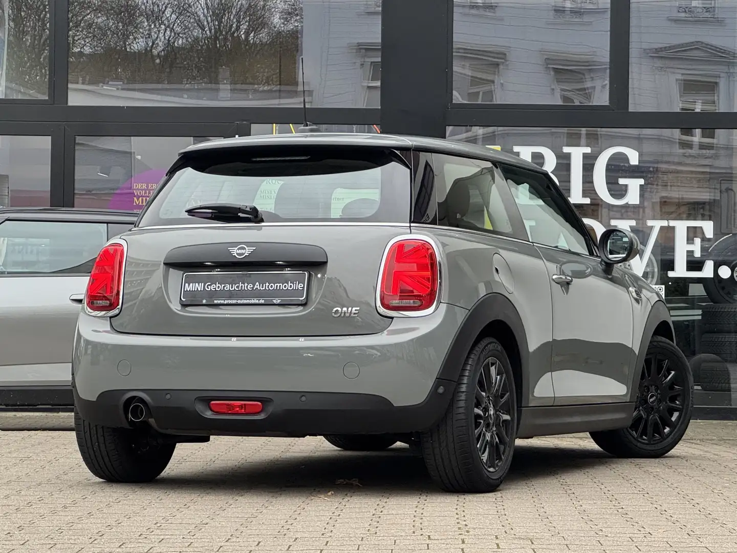 MINI One 3-türer Navi LED PDC V+H Parkass. Sitzheiz. Grau - 2