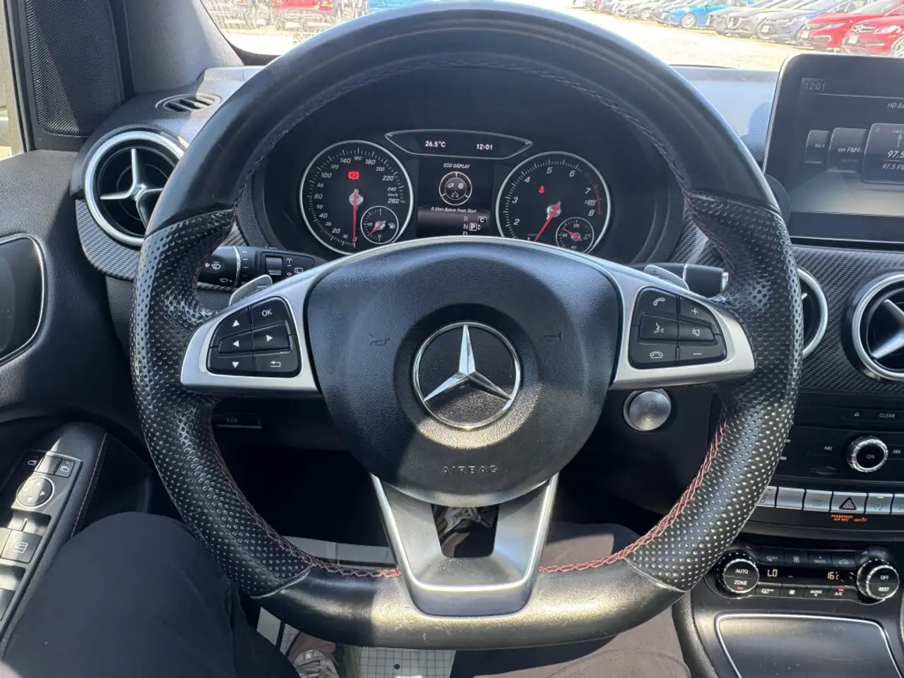 Mercedes-Benz B-Class снимка Mercedes-Benz B-Class