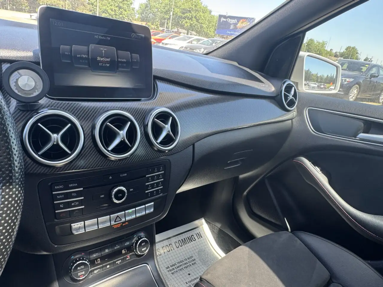 Mercedes-Benz B-Class снимка Mercedes-Benz B-Class