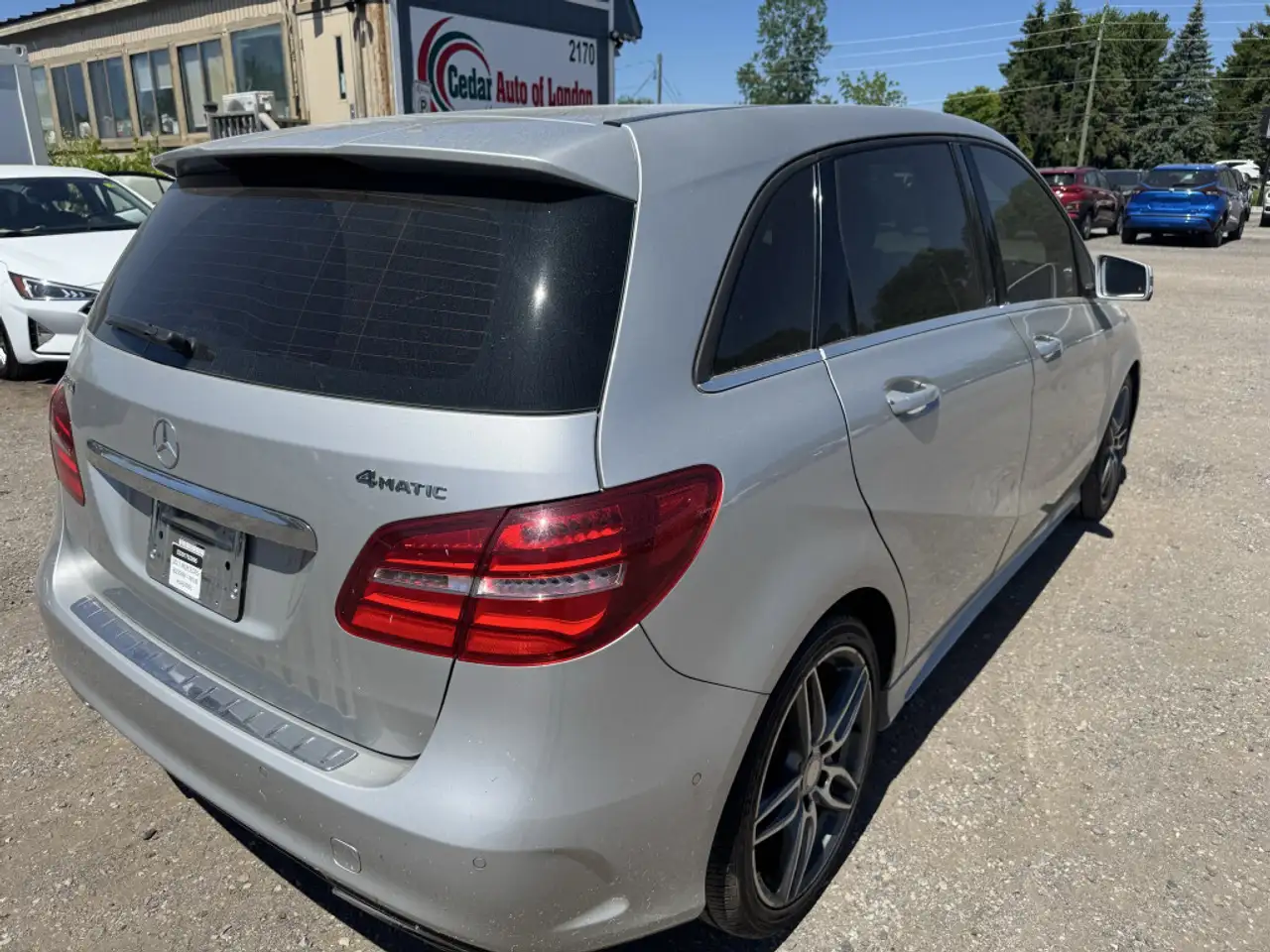 Mercedes-Benz B-Class снимка Mercedes-Benz B-Class
