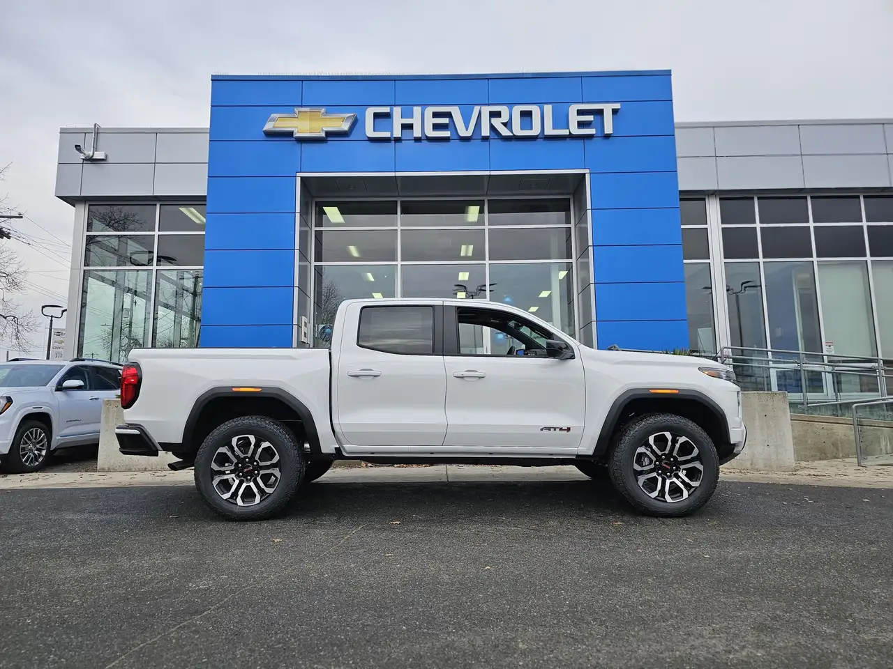 GMC Canyon снимка GMC Canyon