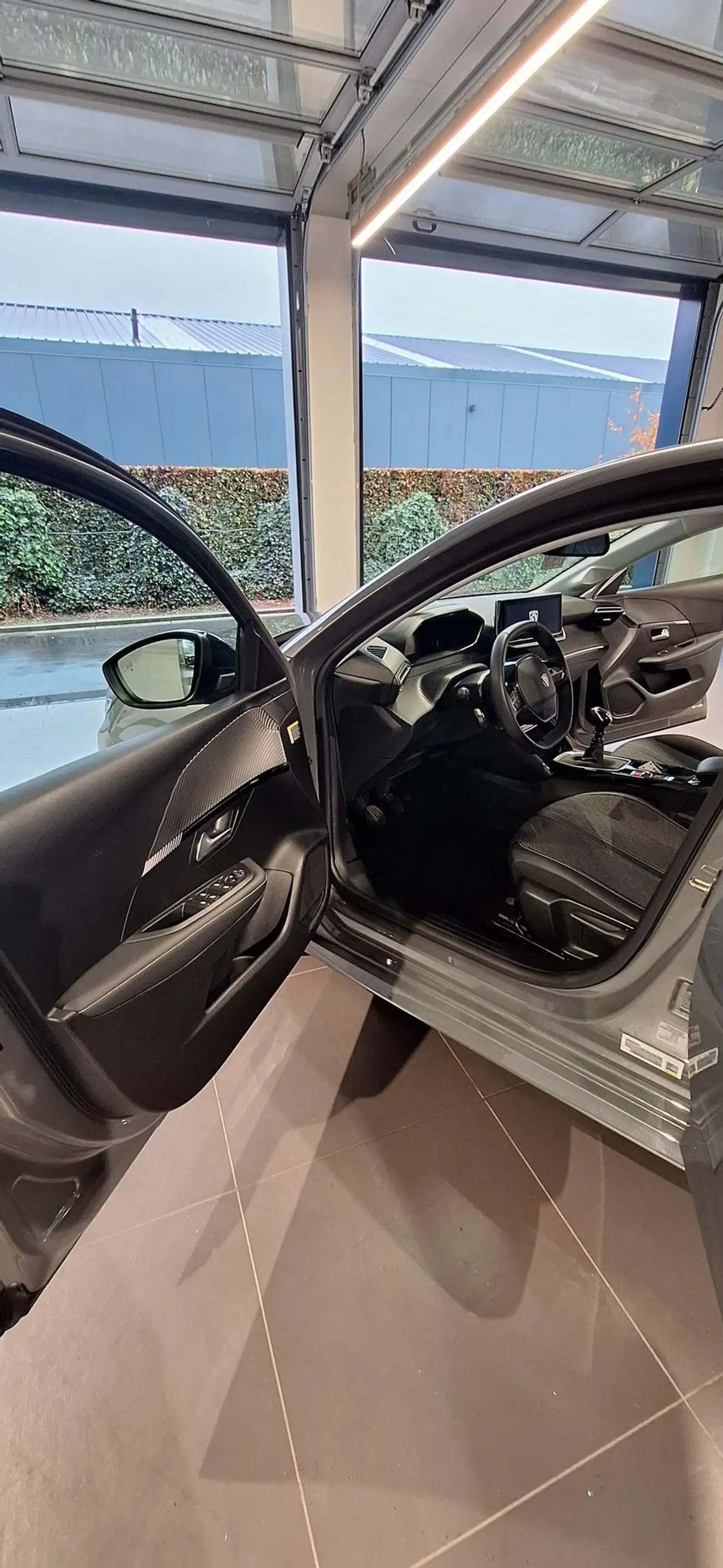 Peugeot 208 Allure — photo 14
