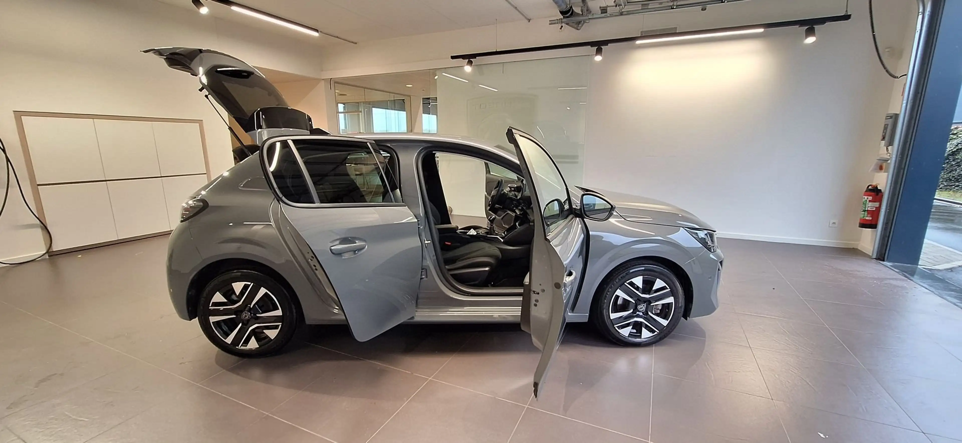 Peugeot 208 Allure — photo 13