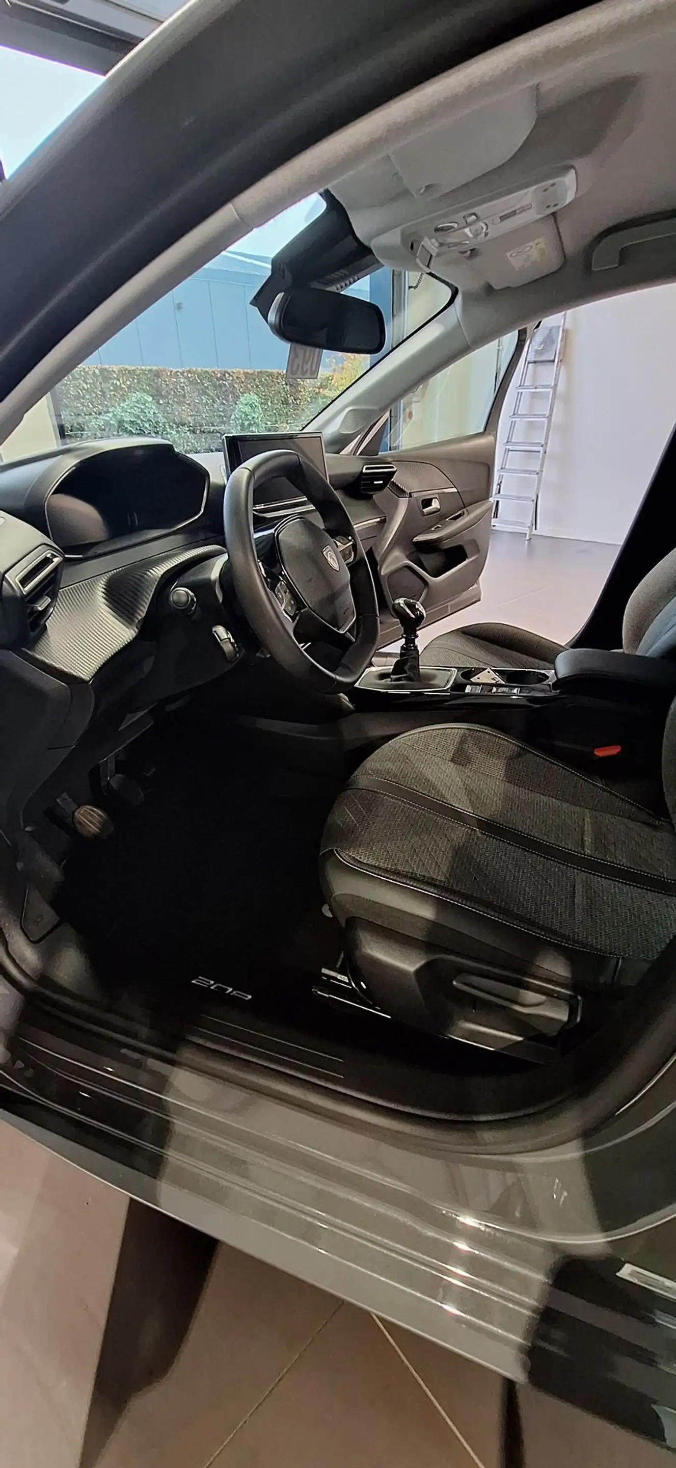 Peugeot 208 Allure — photo 15