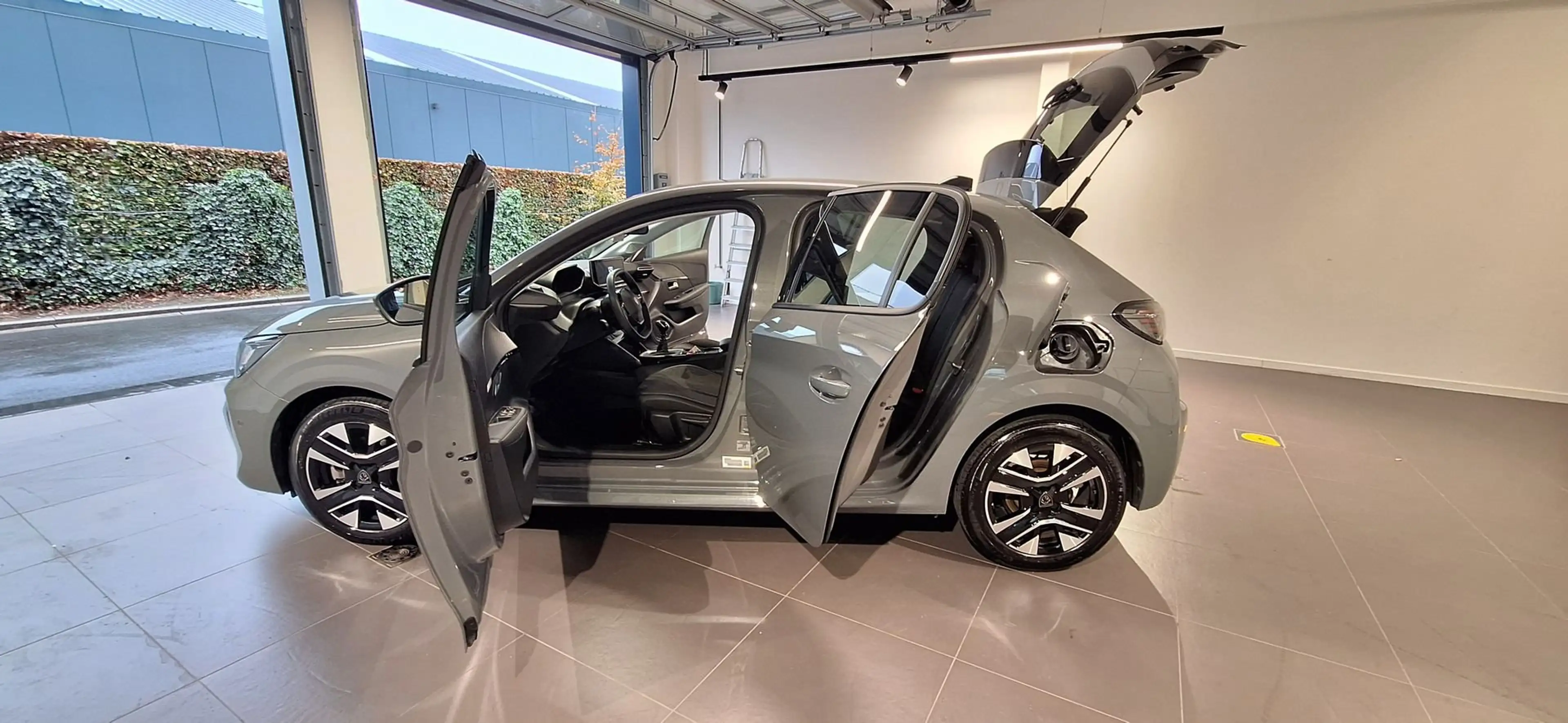 Peugeot 208 Allure — photo 10