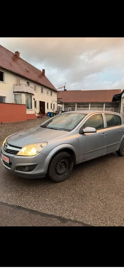 Opel Astra Astra H 5-Türer 1.6I Benzin / LPG Tüv 11/2027 Silber - 2