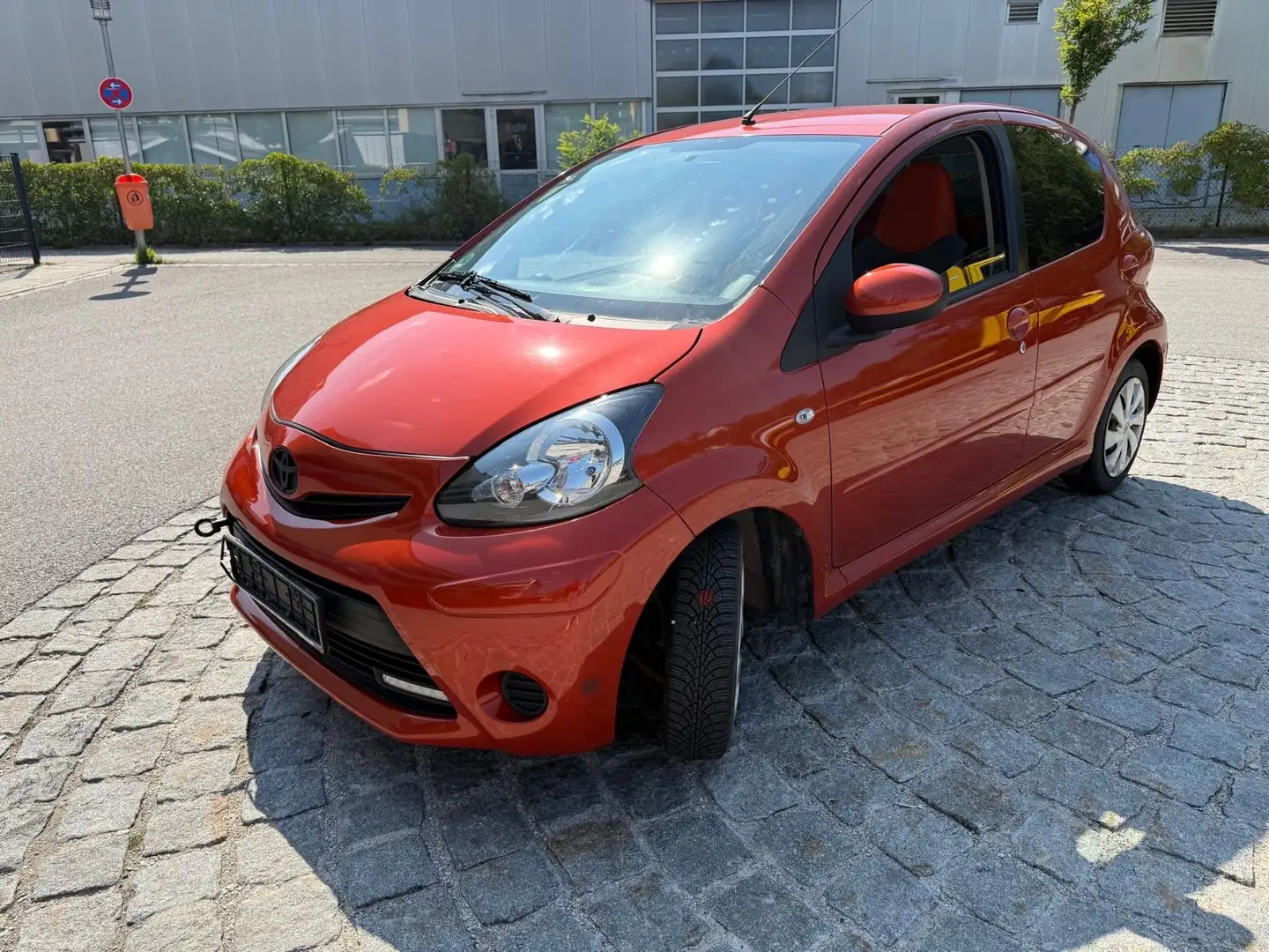Toyota Aygo Connect Orange - 1