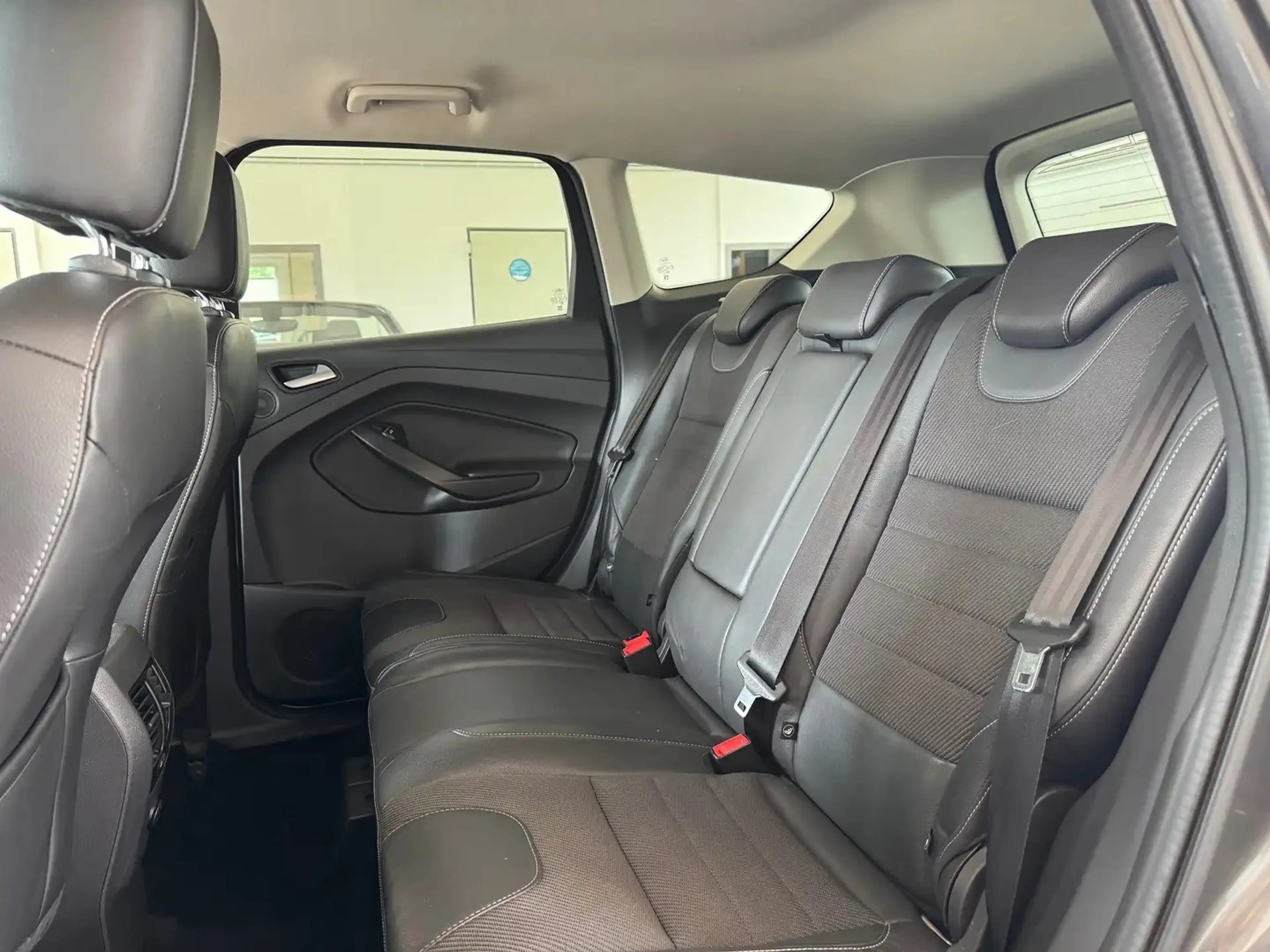 Ford Kuga Individual LEDER*NAVI*KAMERA*18ZOLL*AHK — photo 13