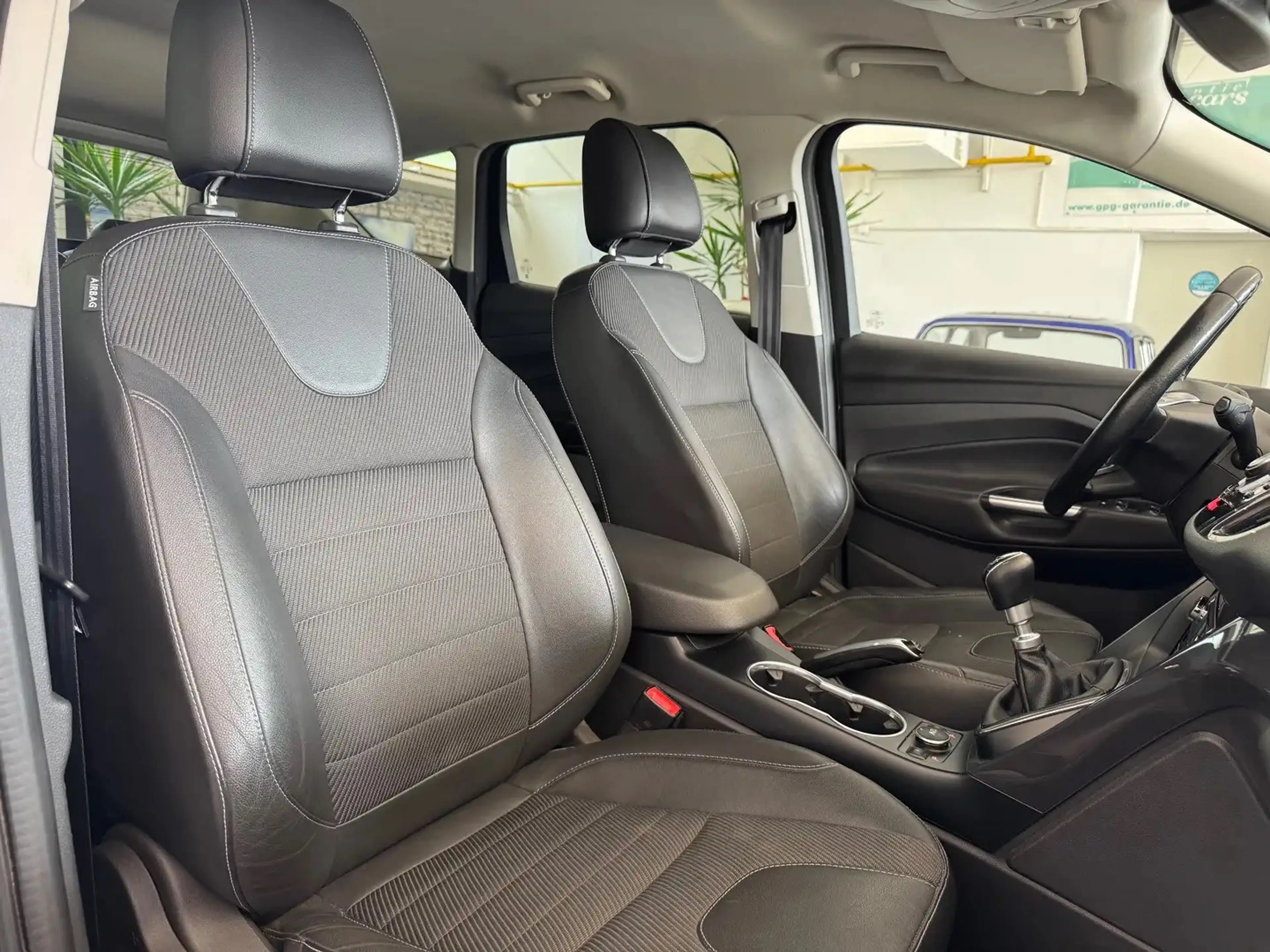 Ford Kuga Individual LEDER*NAVI*KAMERA*18ZOLL*AHK — photo 12