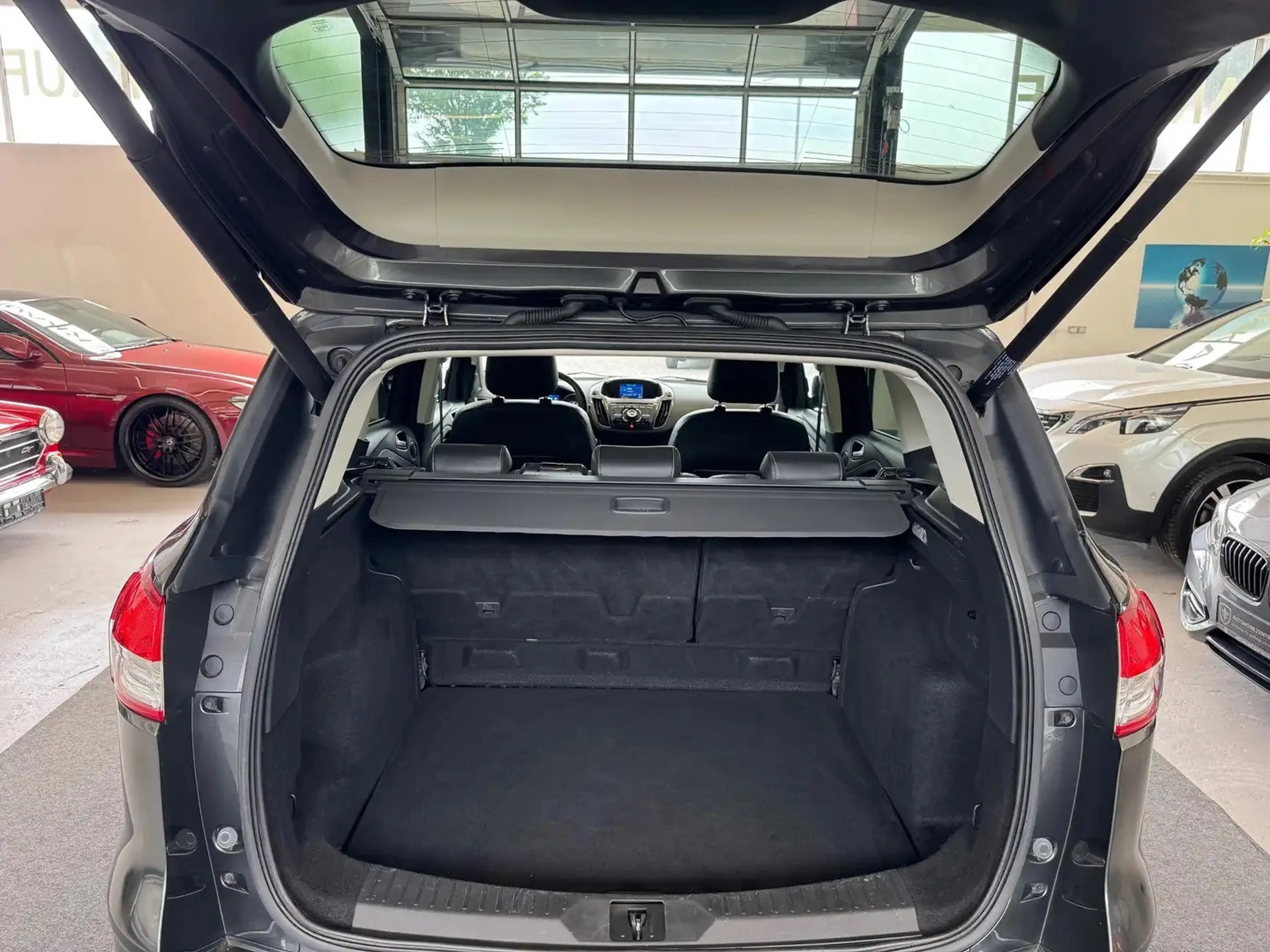 Ford Kuga Individual LEDER*NAVI*KAMERA*18ZOLL*AHK — photo 8