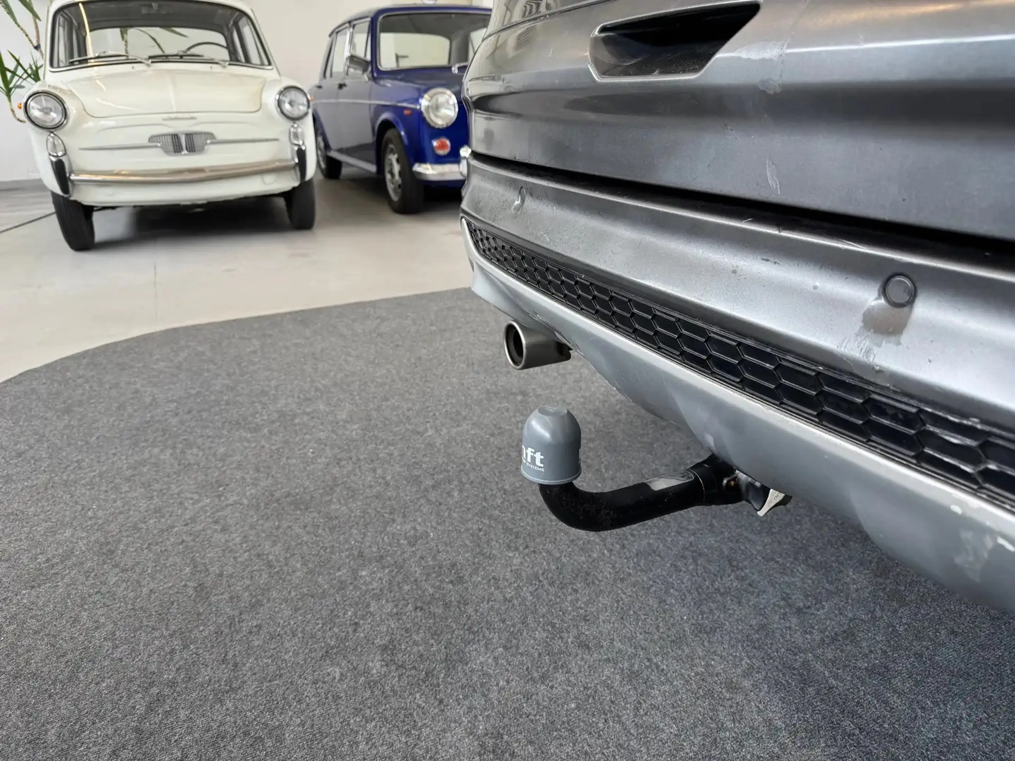 Ford Kuga Individual LEDER*NAVI*KAMERA*18ZOLL*AHK — photo 9