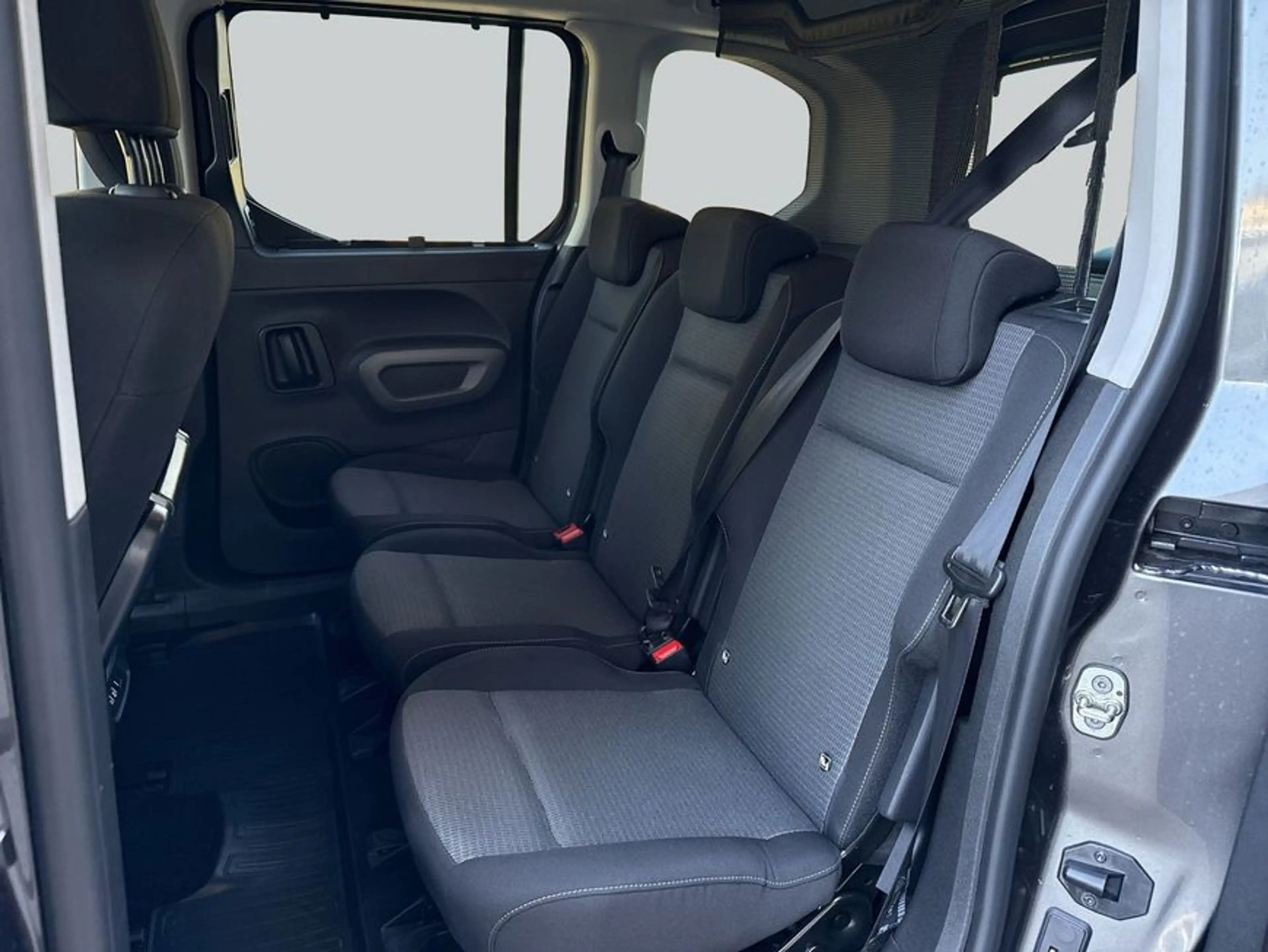 Toyota Proace City Proace City Verso 1.2 Turbo L1 Team Deutschland — photo 11