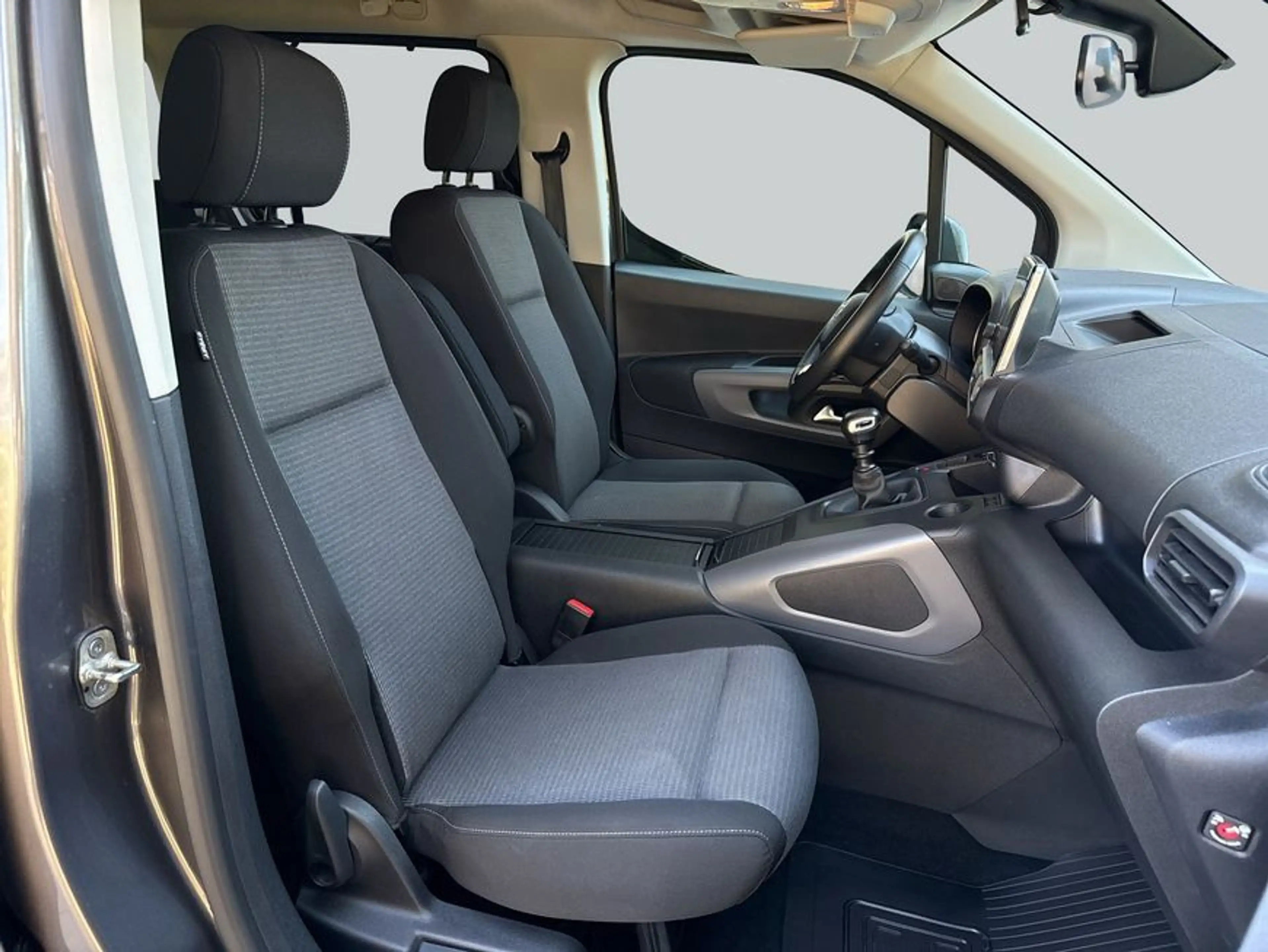 Toyota Proace City Proace City Verso 1.2 Turbo L1 Team Deutschland — photo 12