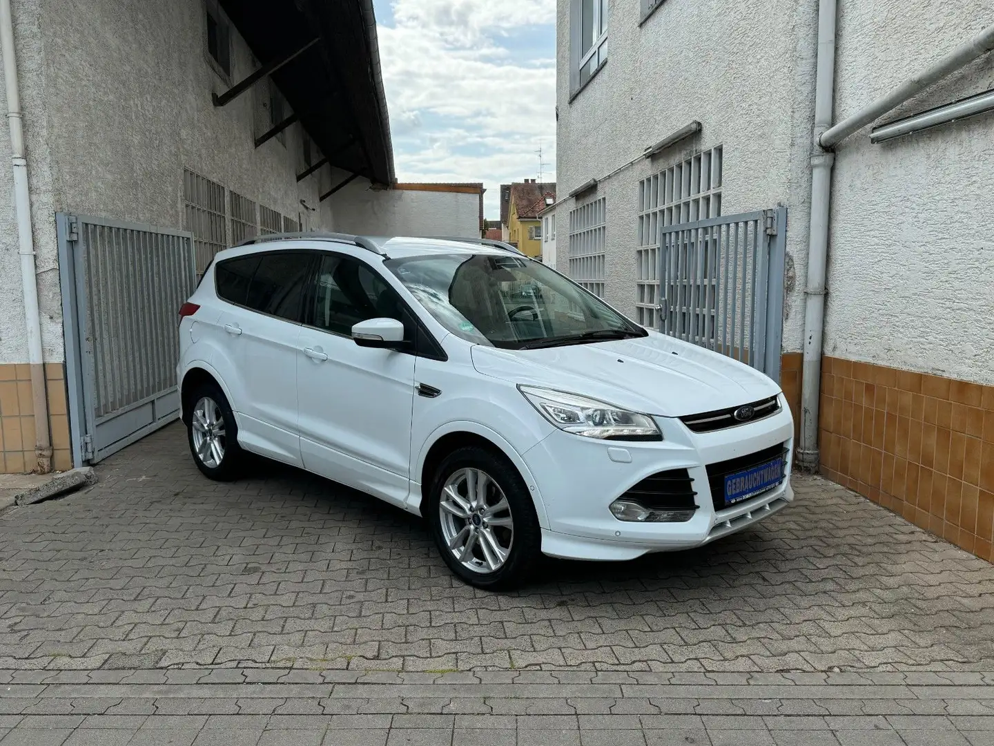 Ford Kuga 2.0TDCi Individual*Autom.*Navi+R*EU6*2.Hd. Weiß - 1