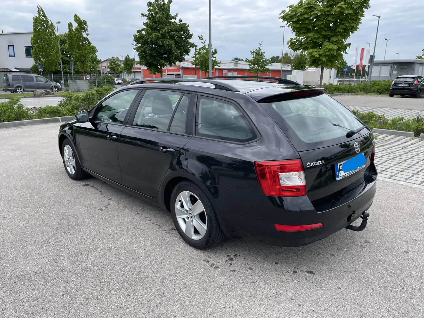 Skoda Octavia Octavia III Combi Diesel Combi 2.0 TDI (Green tec) Schwarz - 2