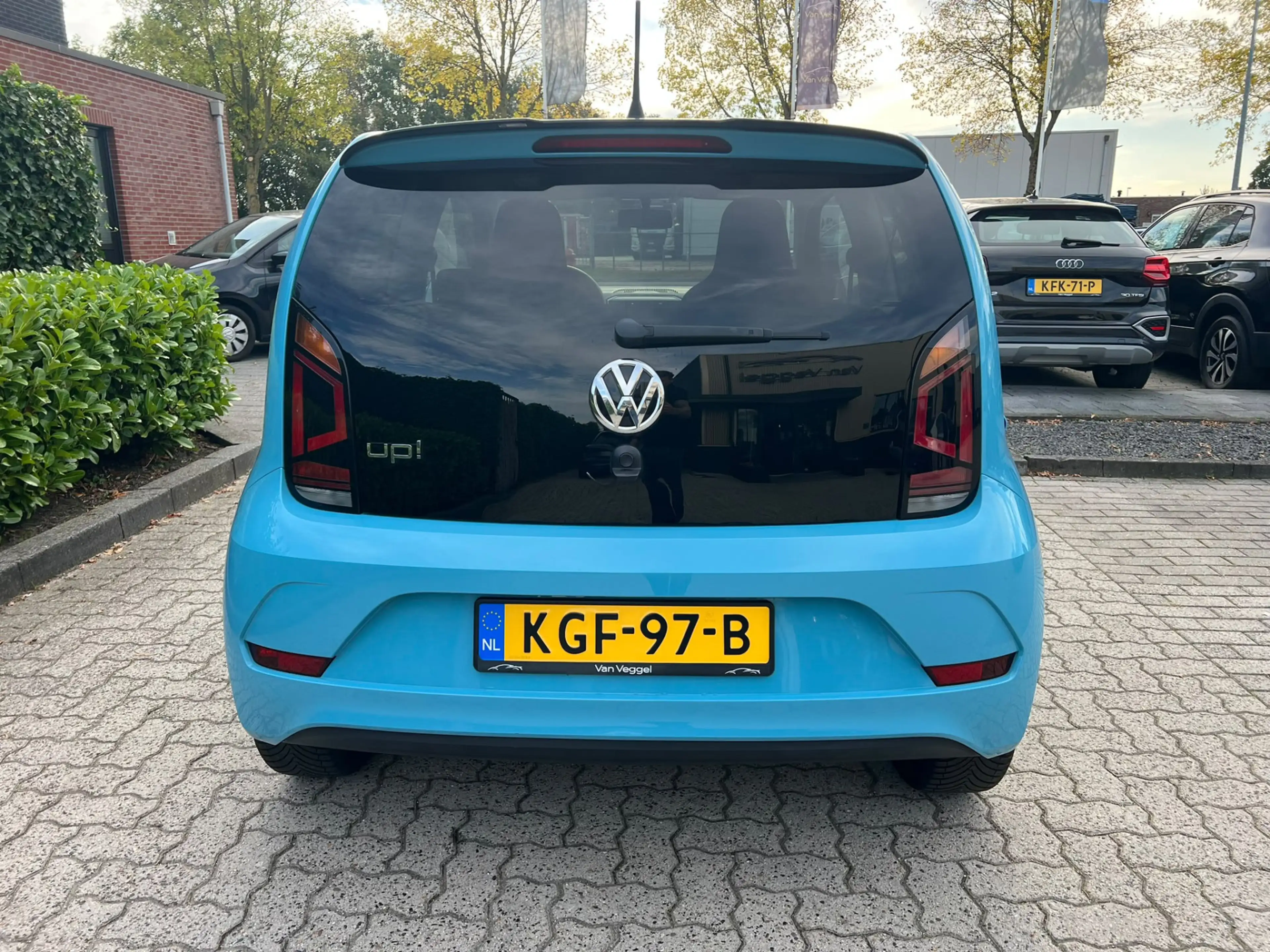 Volkswagen up! 1.0 BMT Sound Up! Special ! panorama, airco, multi — photo 13