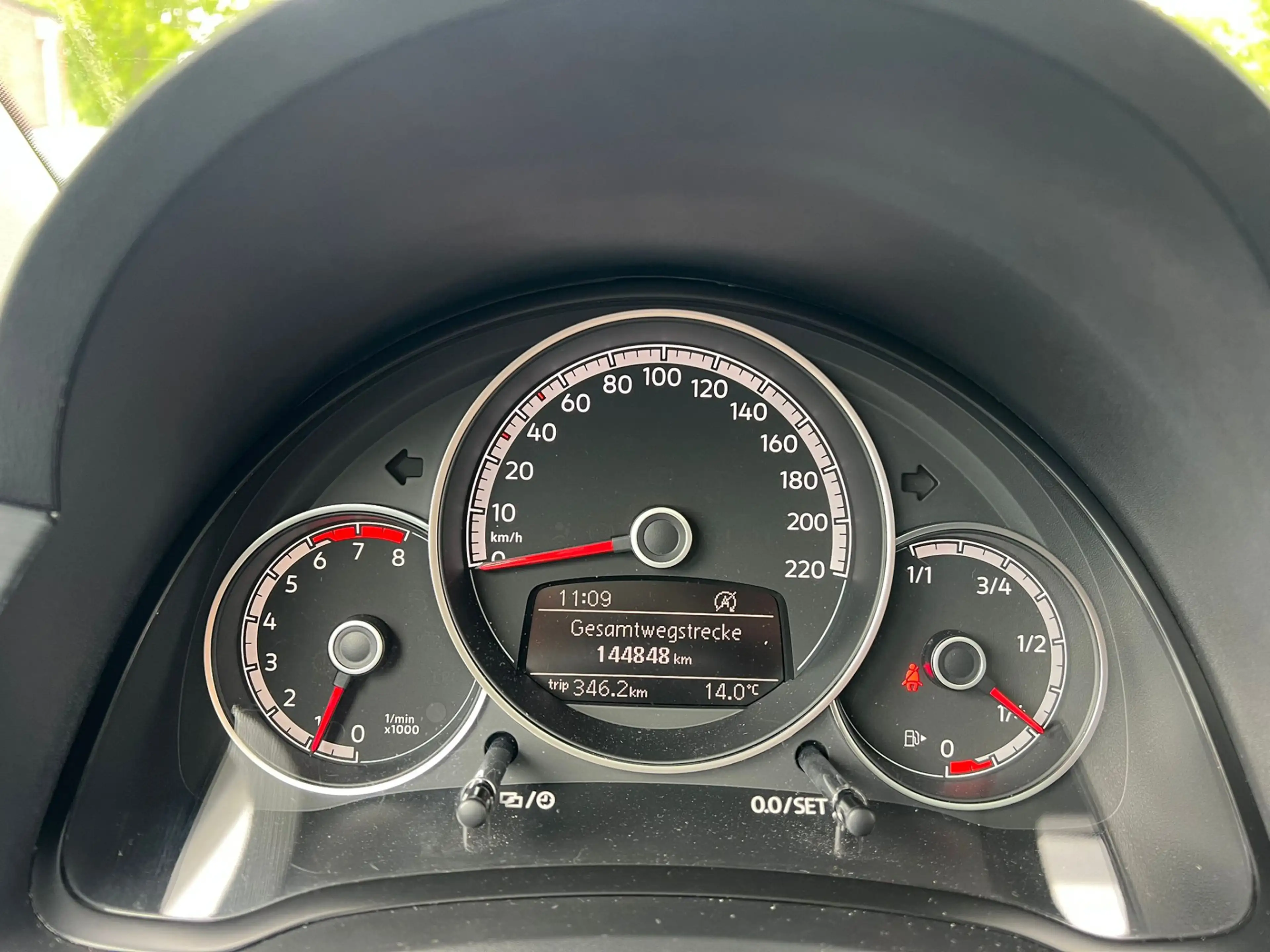 Volkswagen up! 1.0 BMT Sound Up! Special ! panorama, airco, multi — photo 11