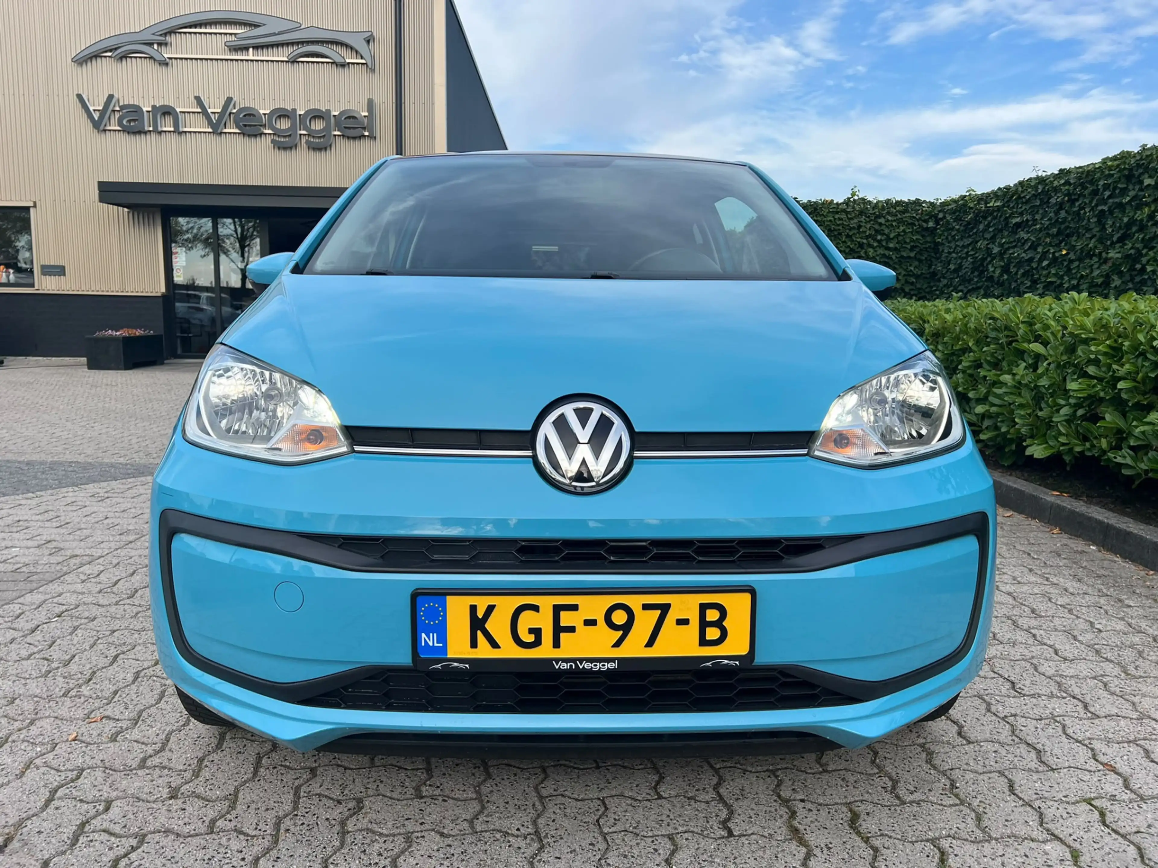Volkswagen up! 1.0 BMT Sound Up! Special ! panorama, airco, multi — photo 12