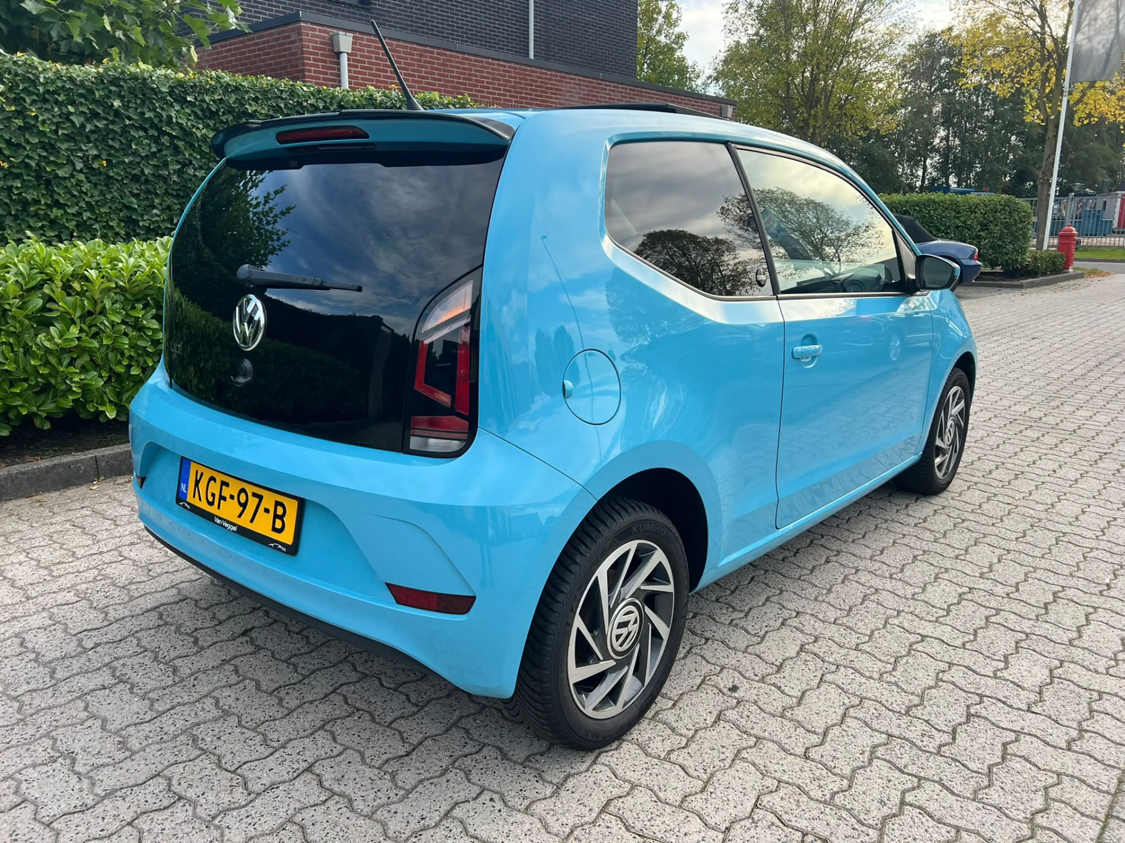 Volkswagen up! 1.0 BMT Sound Up! Special ! panorama, airco, multi — photo 8