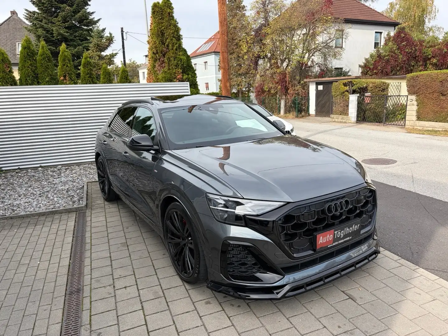 Audi Q8 55 TFSIe quattro 3x S-Line 23" Luft Massage AHV Hinterachslenkung Pano Matrix leasingfähig NP: €140.000,- Grau - 2