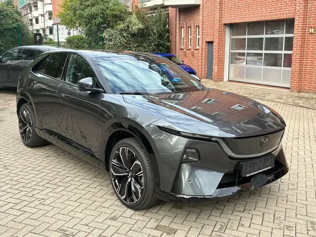 Mazda CX-6e