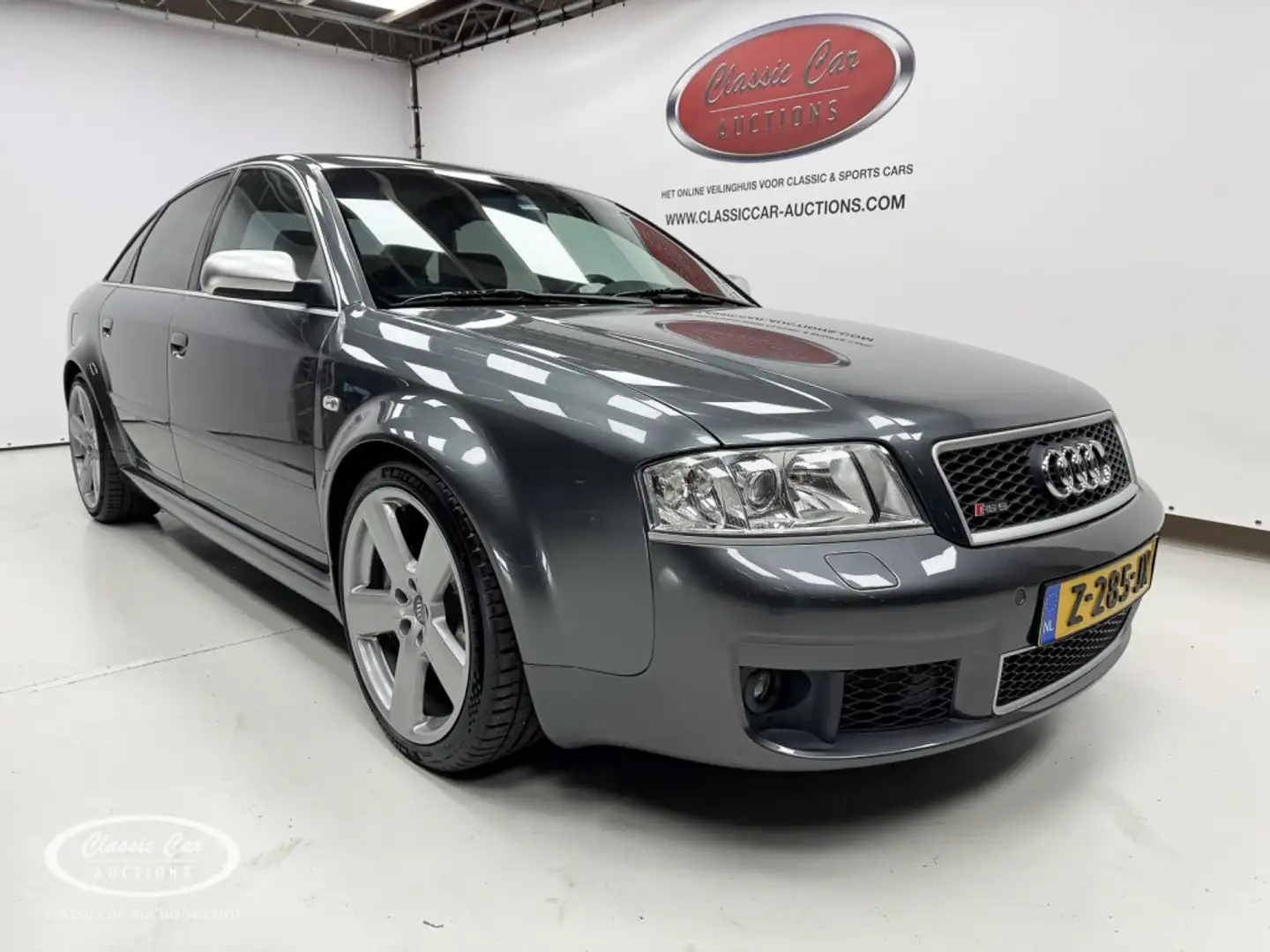 Audi RS6 - ONLINE AUCTION Grau - 1