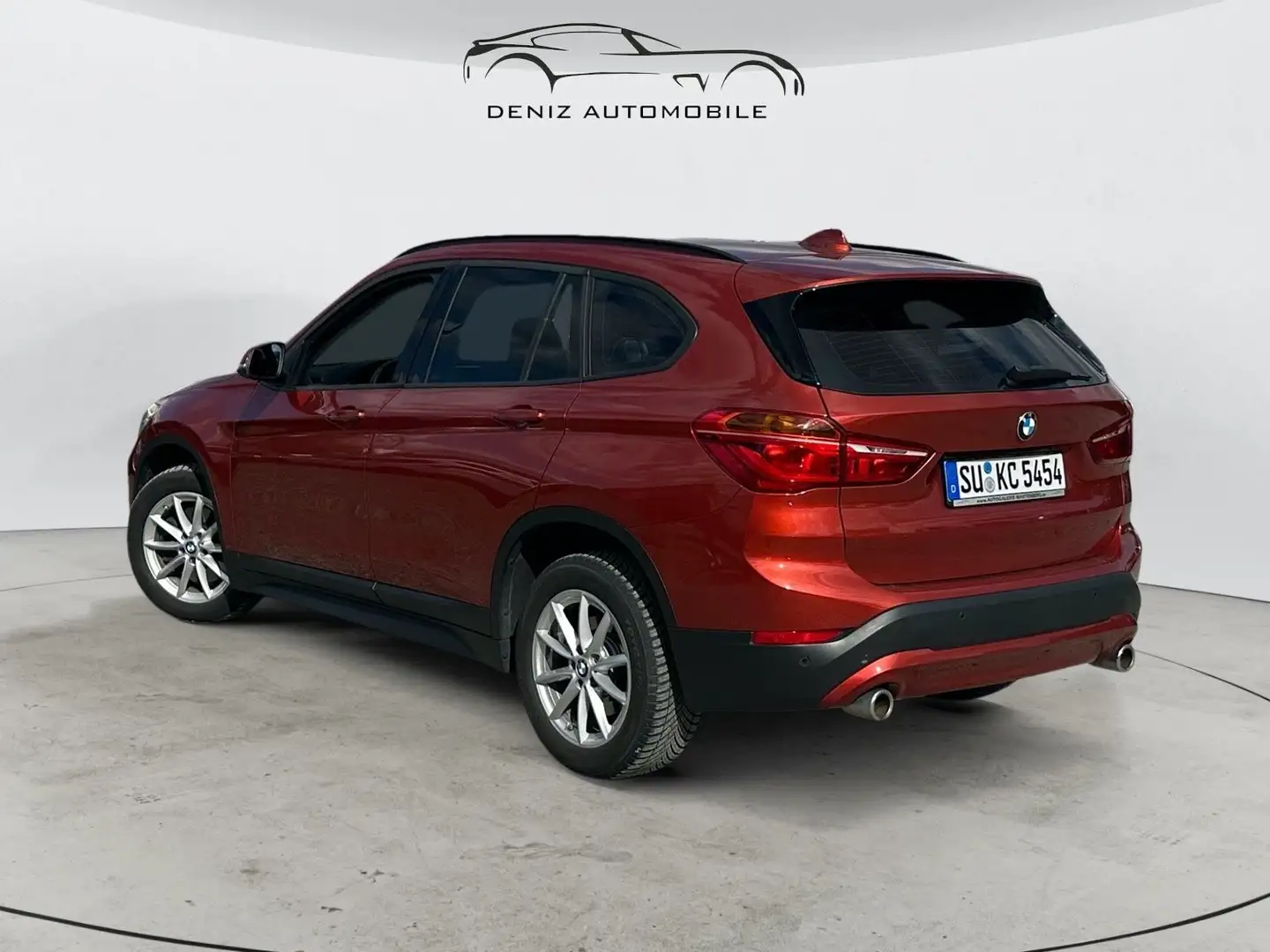 BMW X1 Baureihe X1 xDrive 25 d Advantage Orange - 2