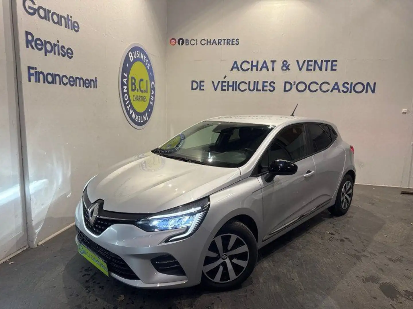 Renault Clio V 1.0 TCE 90CH EQUILIBRE Grau - 1