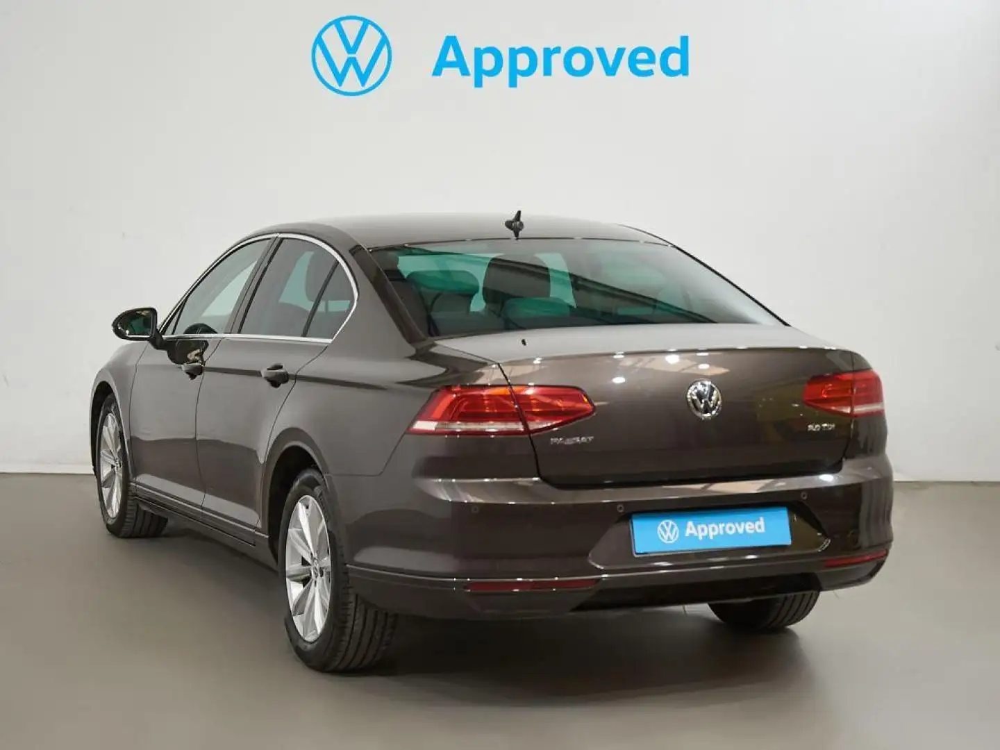 Volkswagen Passat 2.0TDI Advance 110kW Marrón - 2