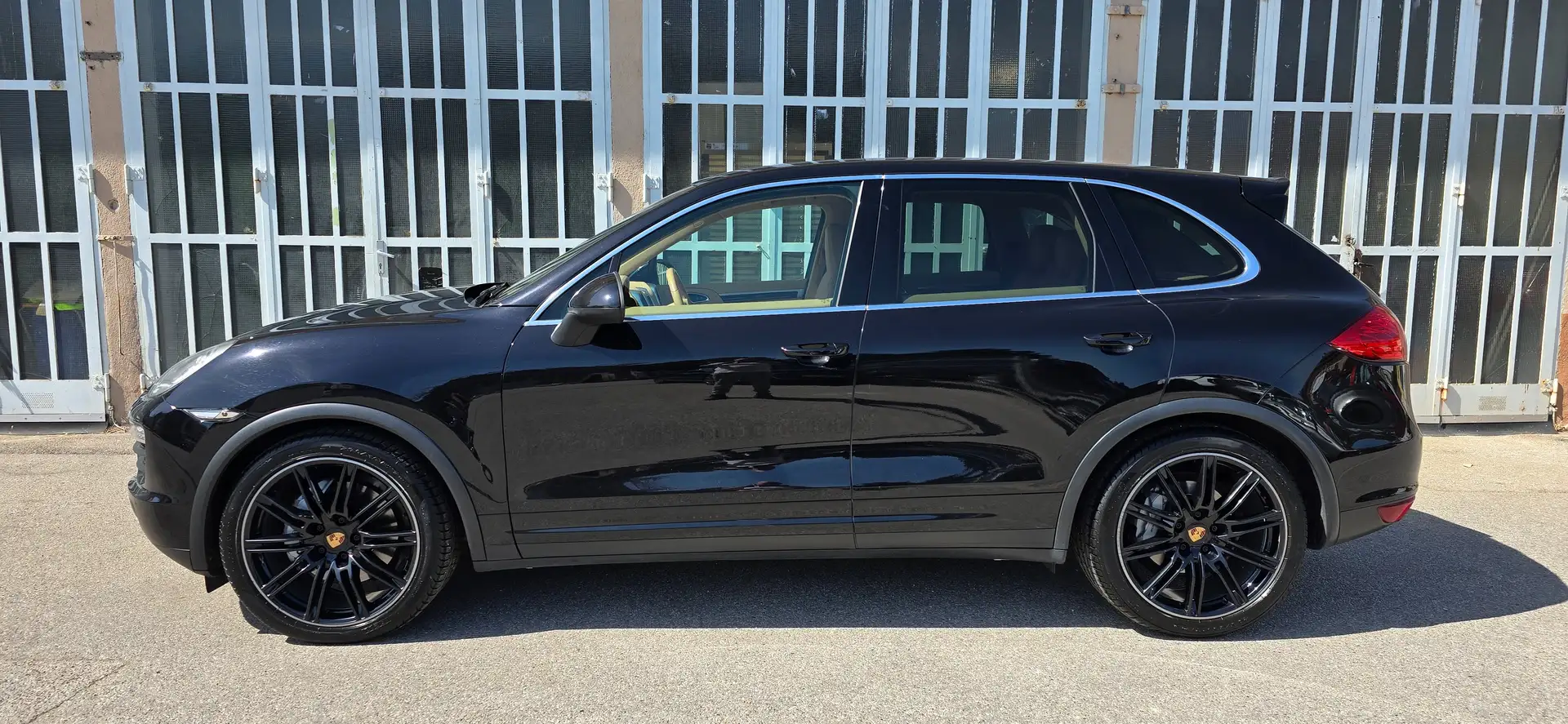 Porsche Cayenne S II 4,1 Diesel Aut.**Navi**Luftfahrwerk**21zoll** Schwarz - 2