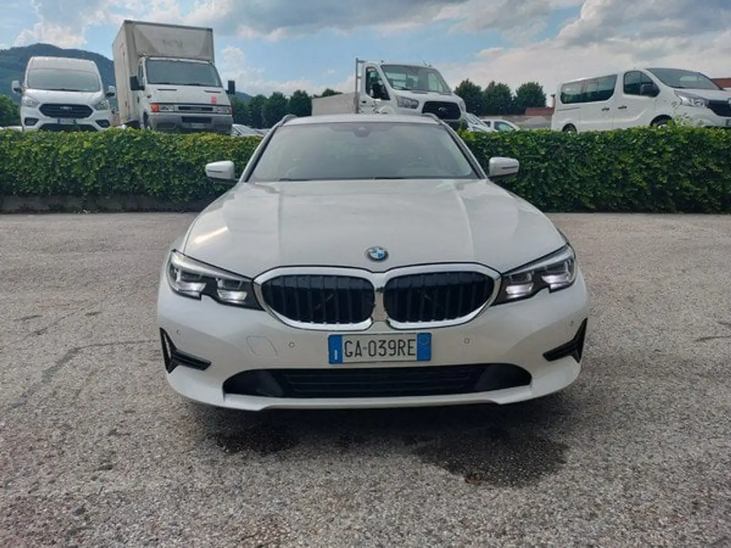 BMW 318 318d Touring Business Advantage aut. Bianco - 2