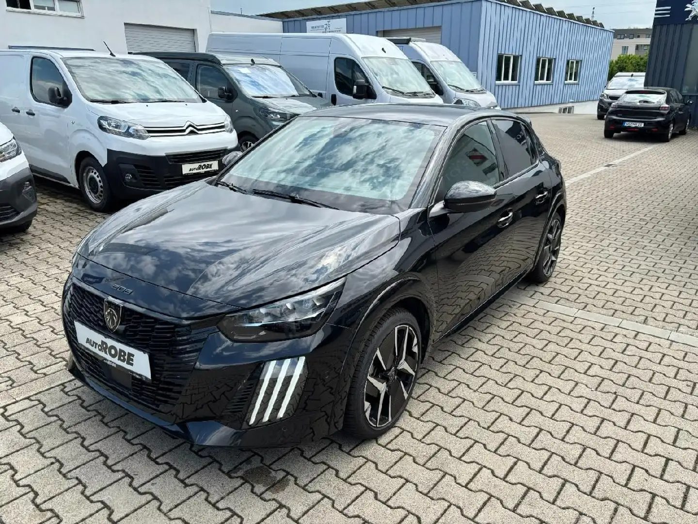 Peugeot 208 Hybrid 145 GT Schwarz - 2