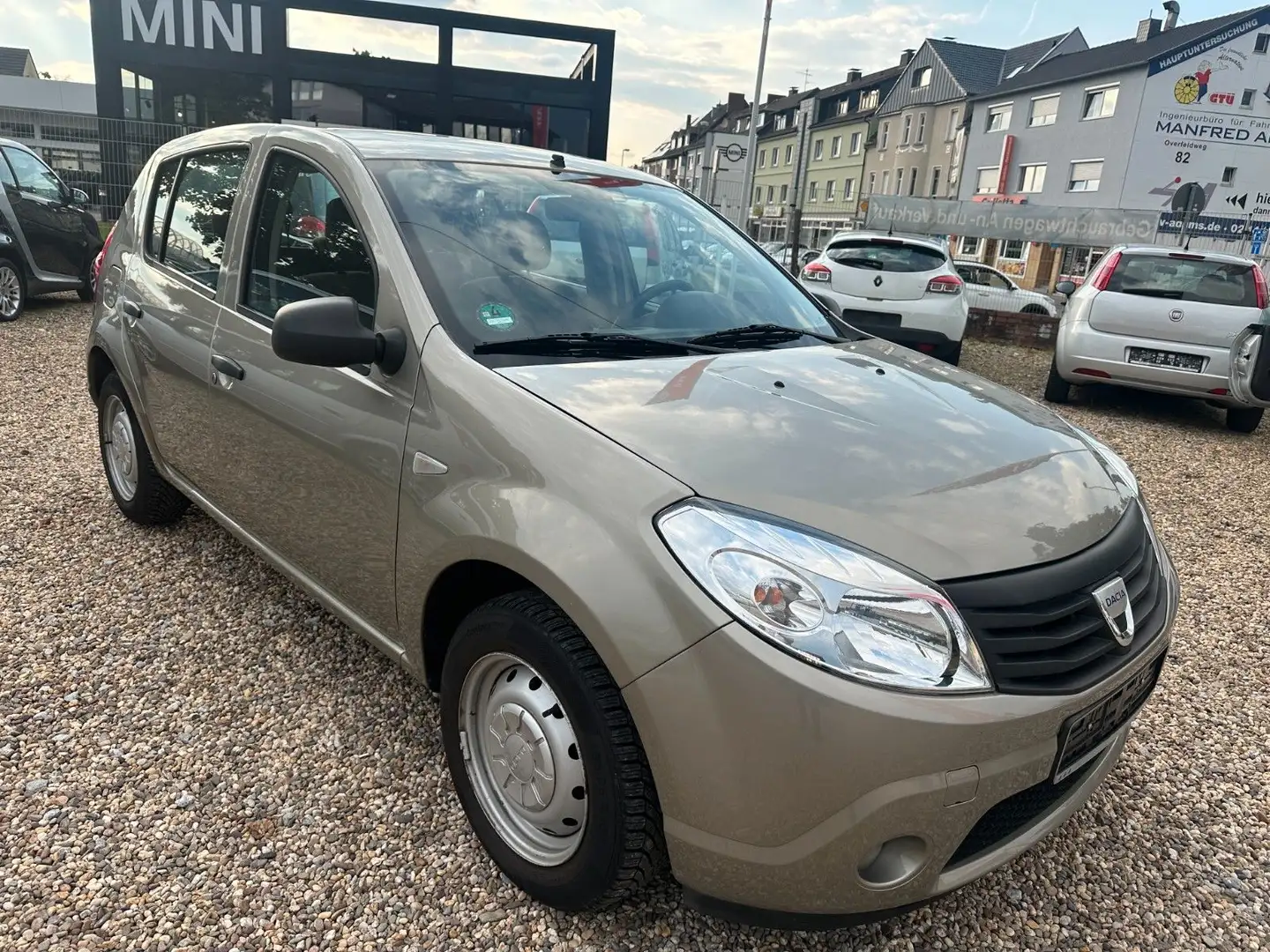 Dacia Sandero 1,4  Basis Grau - 2