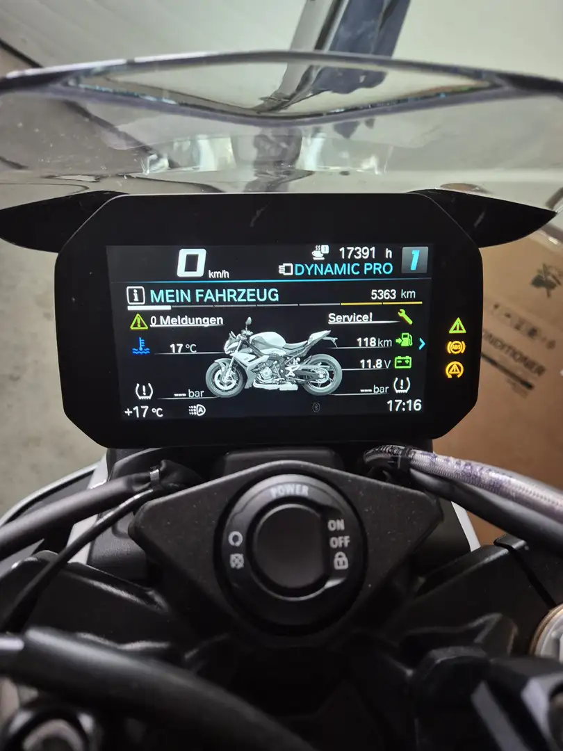 BMW S 1000 R K 63 Stříbrná - 2