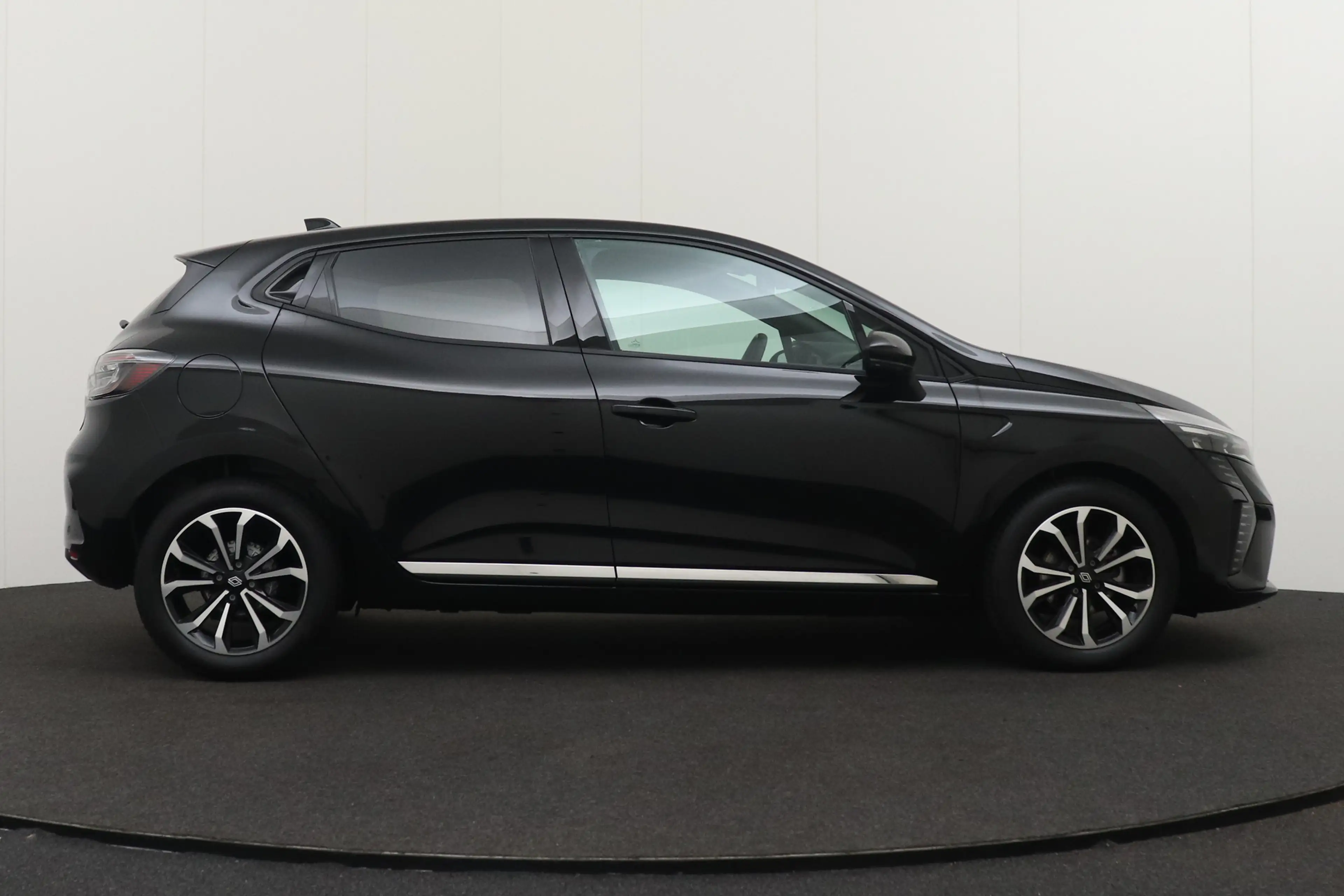 Renault Clio 1.0 TCe 90 GPF techno Camera Carplay Climate — photo 6