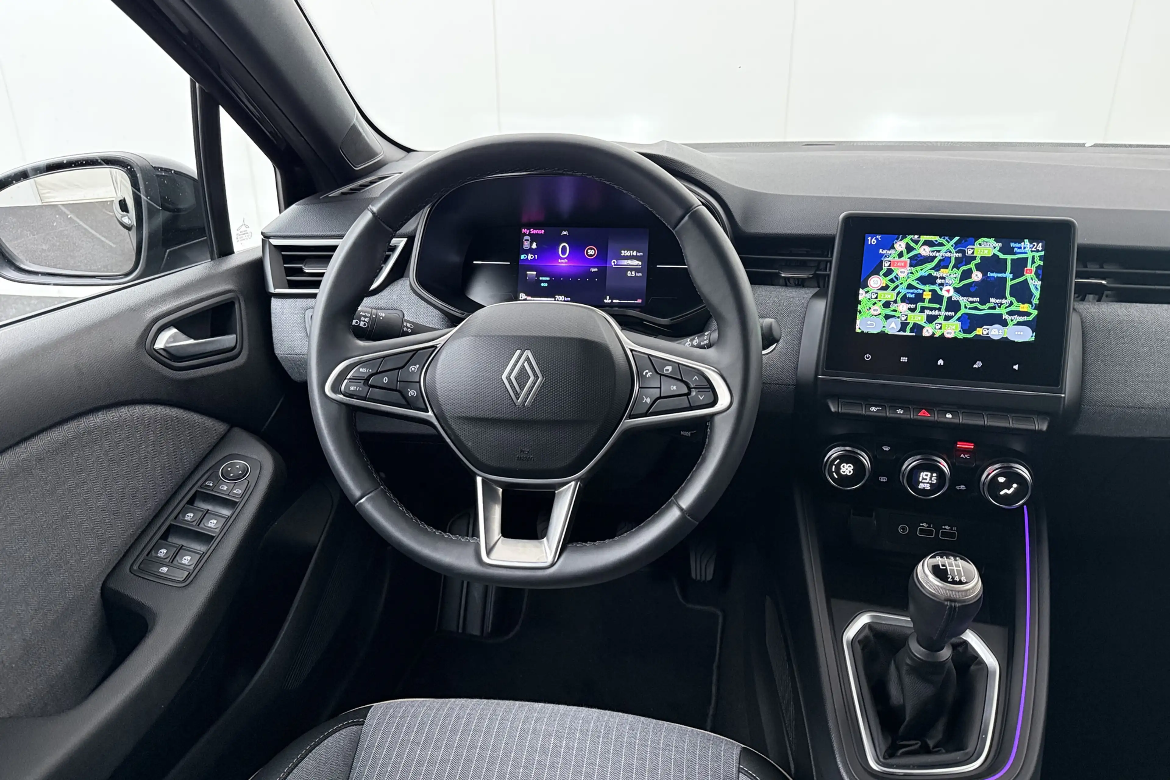 Renault Clio 1.0 TCe 90 GPF techno Camera Carplay Climate — photo 8