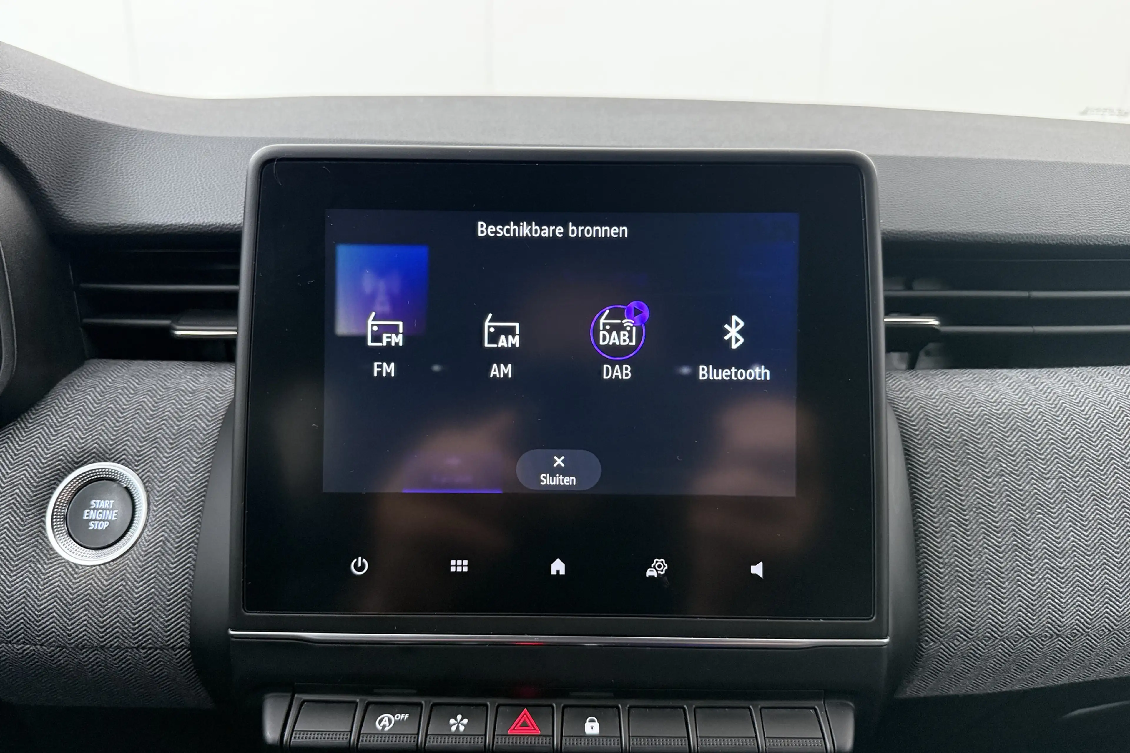Renault Clio 1.0 TCe 90 GPF techno Camera Carplay Climate — photo 22