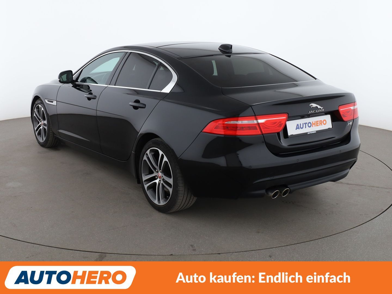 Jaguar XE 20d Prestige Aut.*NAV*TEMPO*CAM*PDC*SHZ*ALU* — photo 4