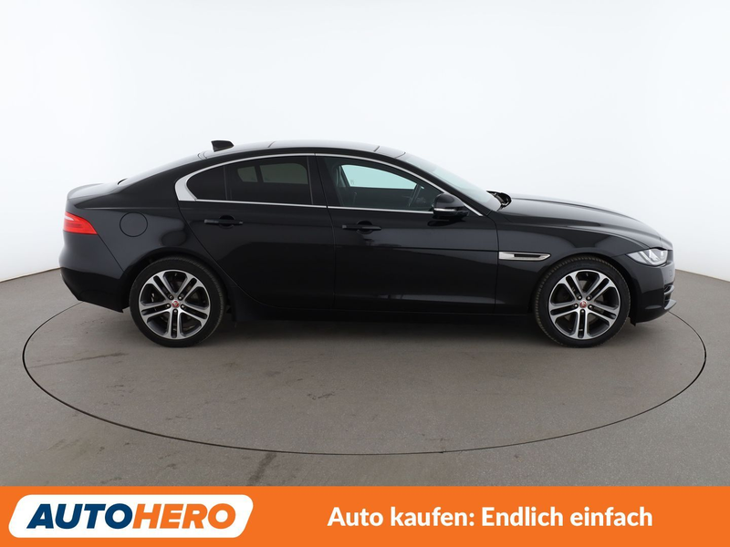 Jaguar XE 20d Prestige Aut.*NAV*TEMPO*CAM*PDC*SHZ*ALU* — photo 7
