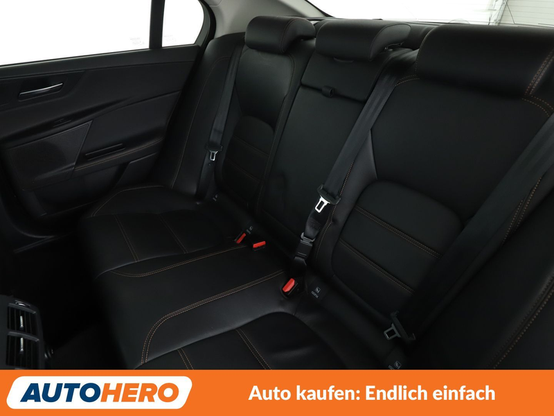 Jaguar XE 20d Prestige Aut.*NAV*TEMPO*CAM*PDC*SHZ*ALU* — photo 14