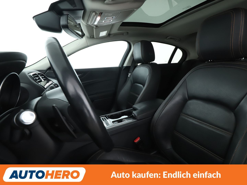 Jaguar XE 20d Prestige Aut.*NAV*TEMPO*CAM*PDC*SHZ*ALU* — photo 10