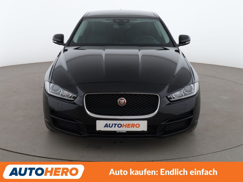Jaguar XE 20d Prestige Aut.*NAV*TEMPO*CAM*PDC*SHZ*ALU* — photo 9