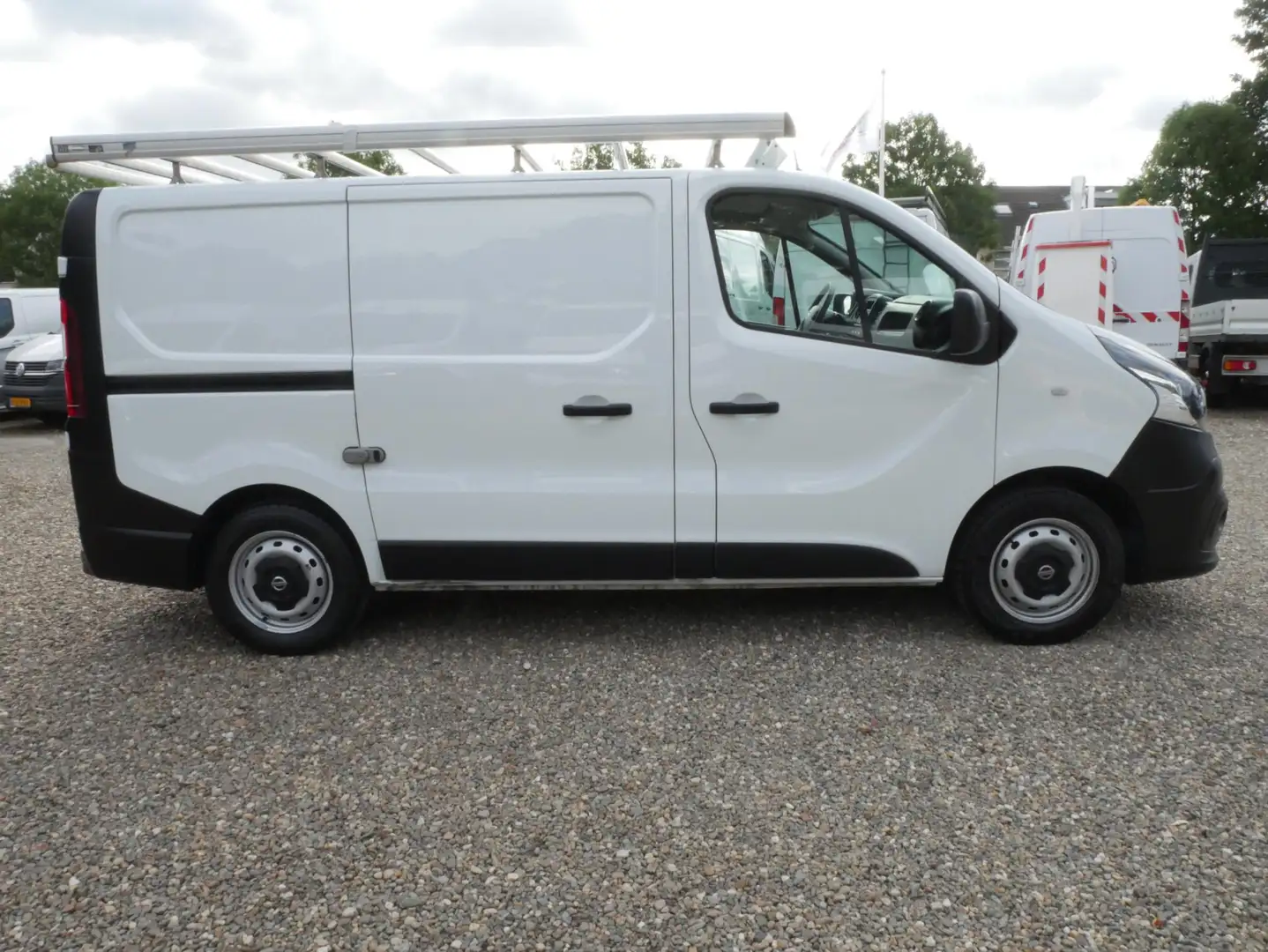 Nissan NV300 2.0 dCi 120PK L1H1 Airco Imperiaal Trekhaak Weiß - 2
