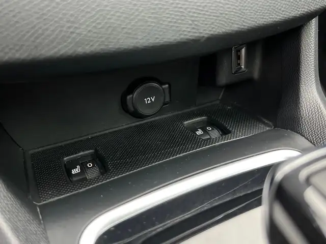Peugeot 308 view 13