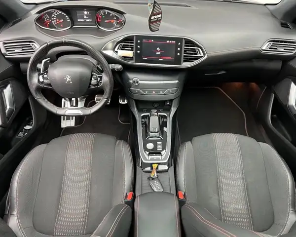 Peugeot 308 view 7