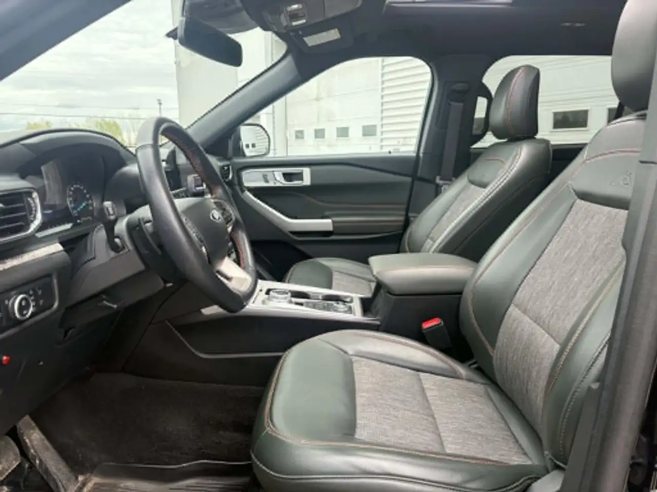 Ford Explorer снимка Ford Explorer