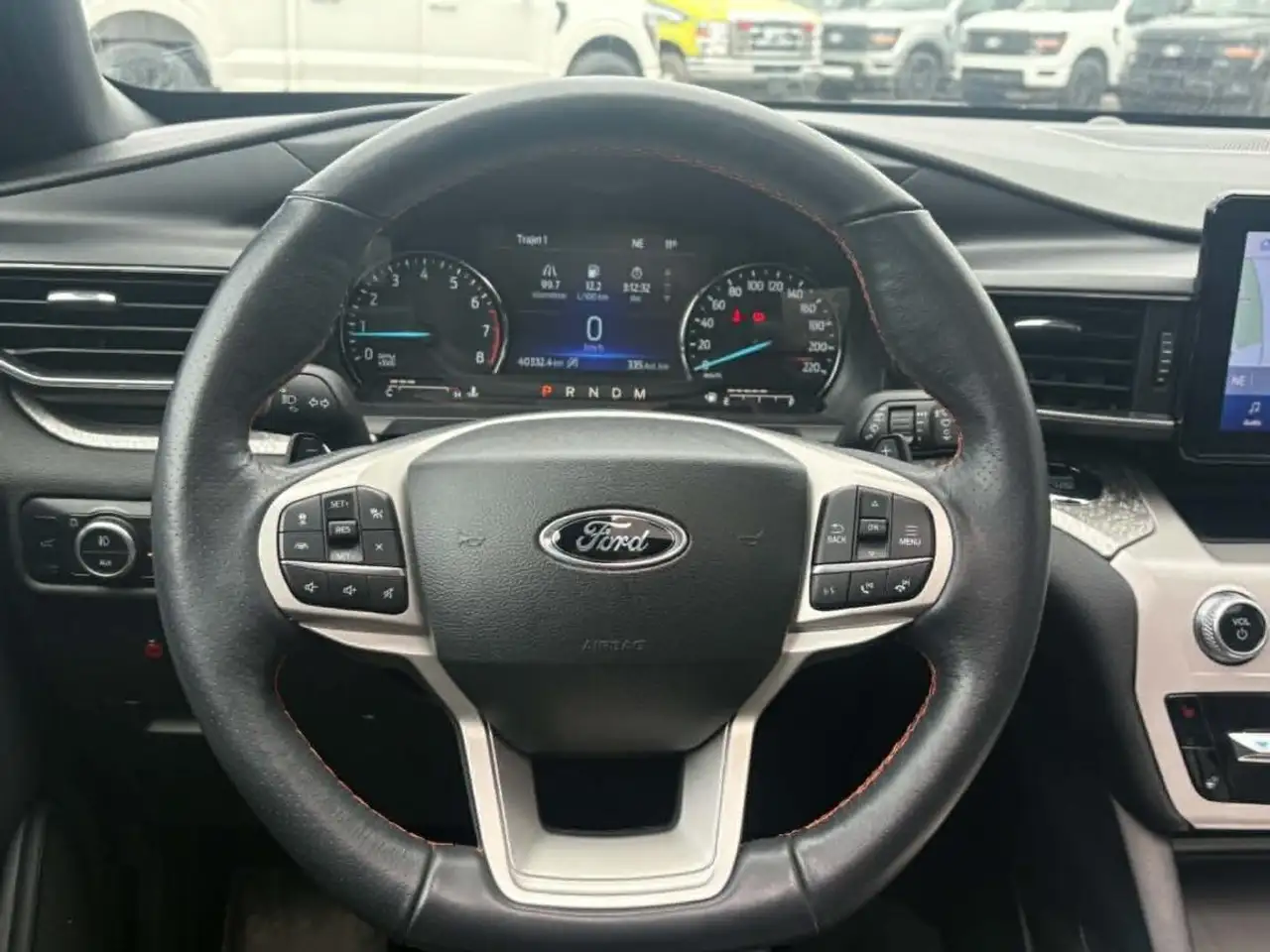 Ford Explorer снимка Ford Explorer
