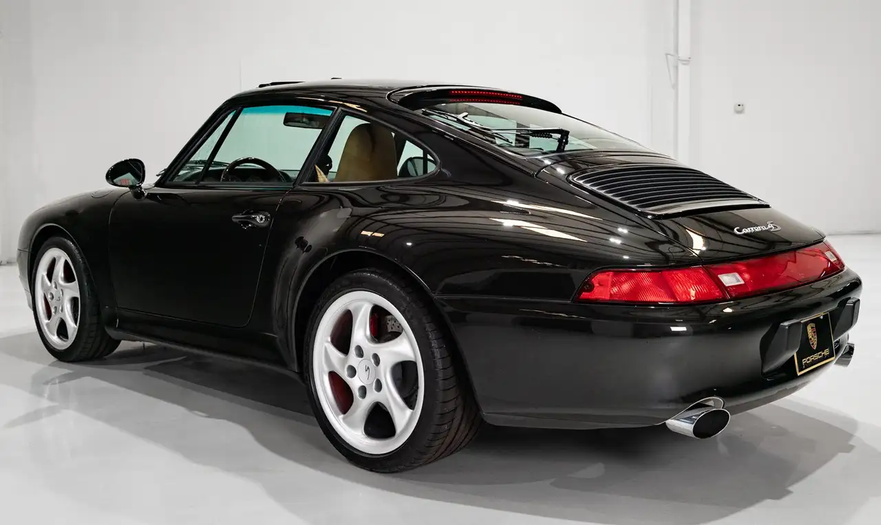 Porsche 911 CARRERA 4S SUNROOF COUPE (SIX-SPEED MANUAL, ONLY 1,926 MILES) SIX-SPEED MANUAL, ONLY 1,926 MILES, foto 9