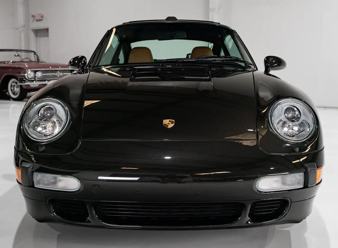 Porsche 911 CARRERA 4S SUNROOF COUPE (SIX-SPEED MANUAL, ONLY 1,926 MILES) SIX-SPEED MANUAL, ONLY 1,926 MILES, foto 4