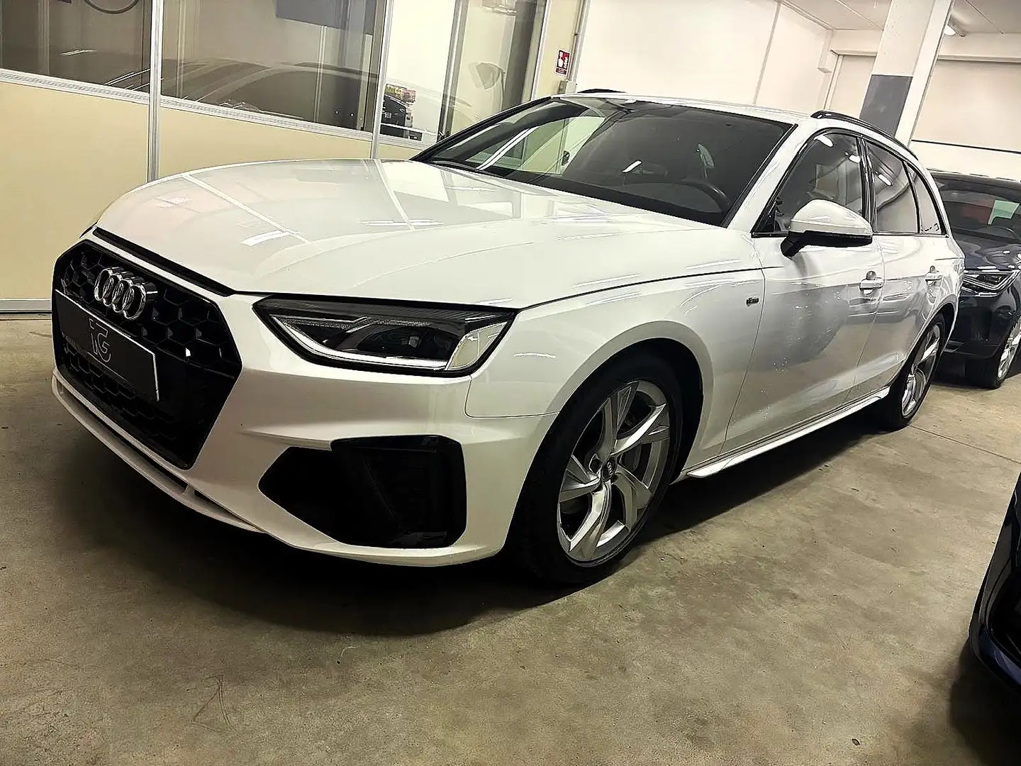 Audi A4 Avant 40 2.0TDI quattro-mhev 204cv s-tronic Blanc - 1